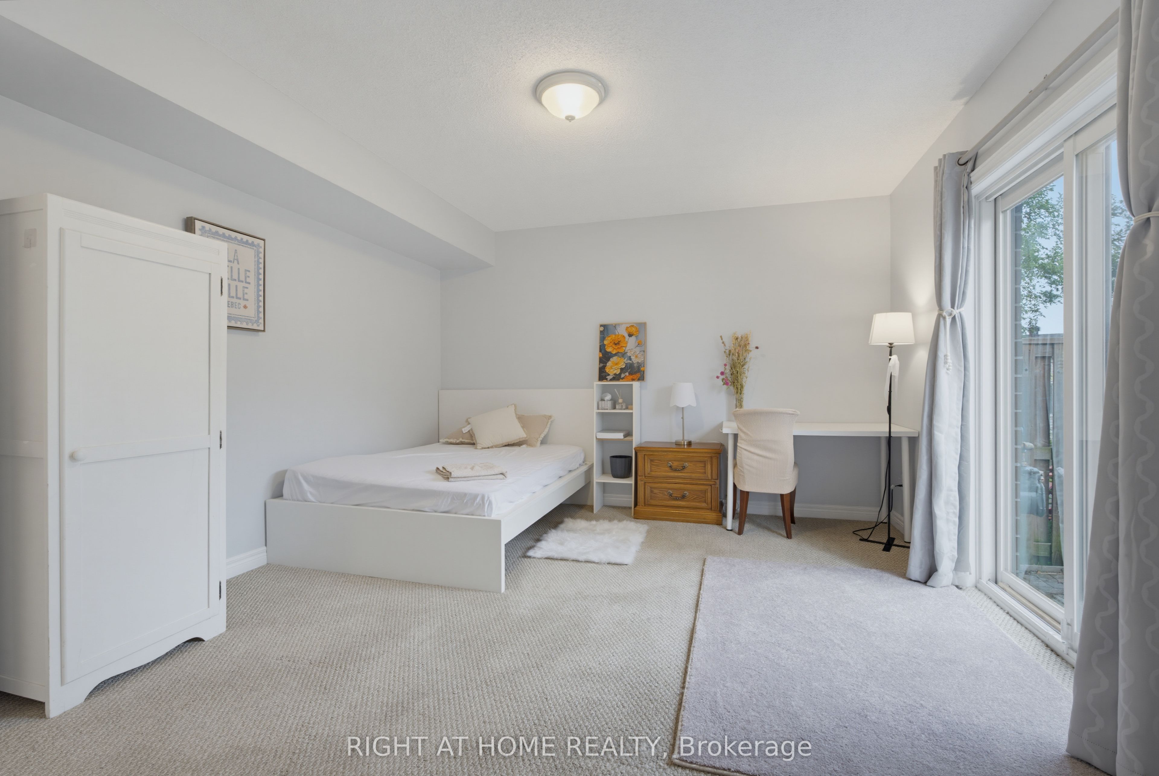 1548 Richmond Street 14 Property Photo 10