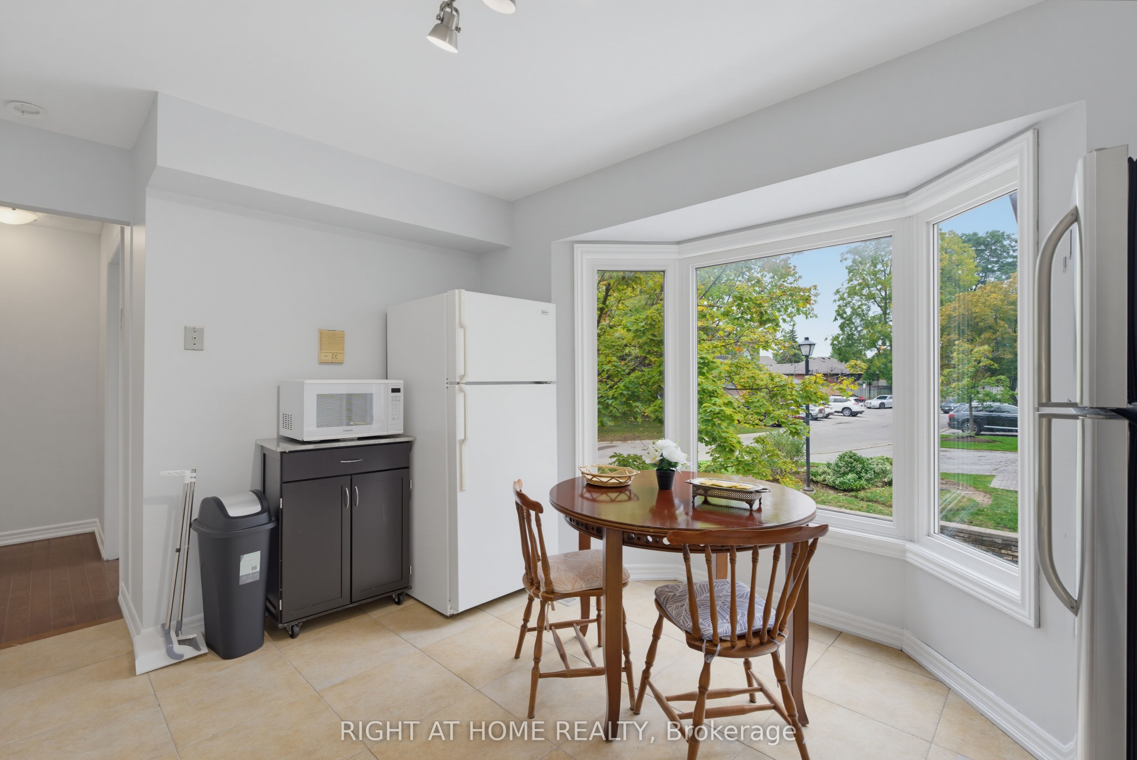 1548 Richmond Street 14 Property Photo 14