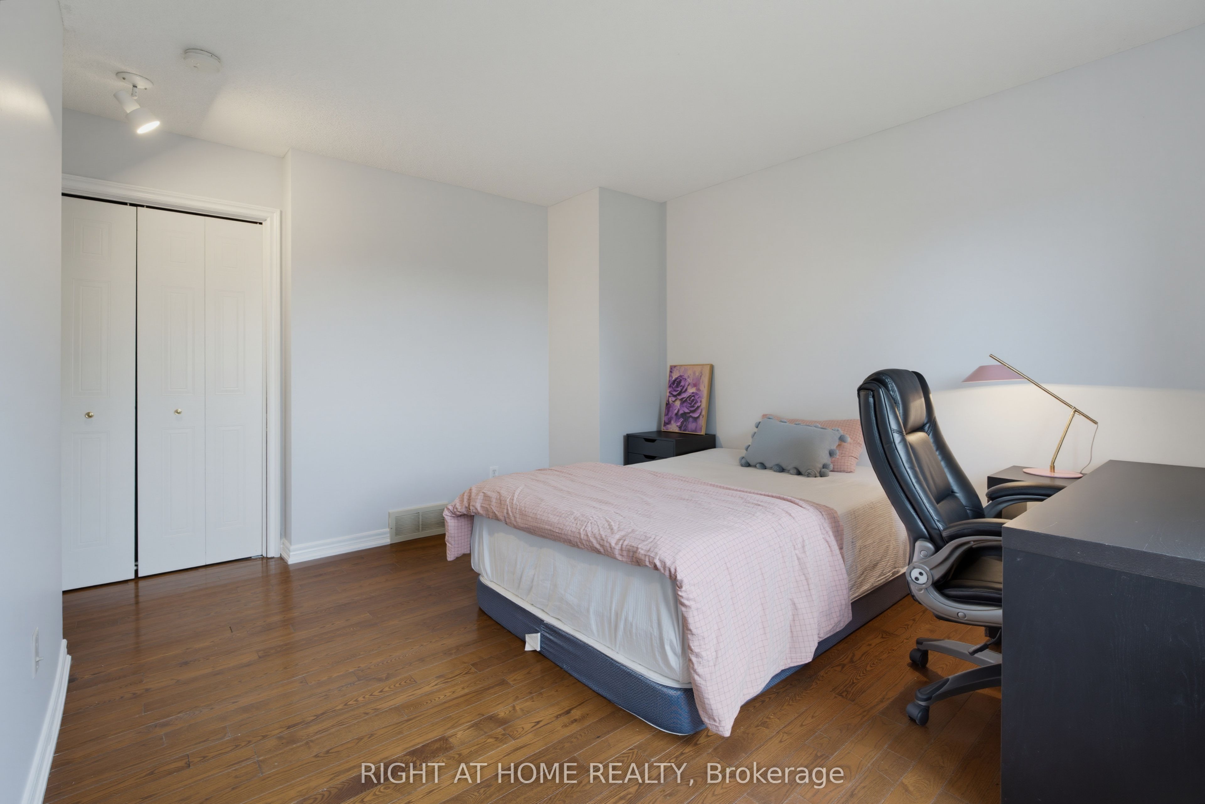 1548 Richmond Street 14 Property Photo 31