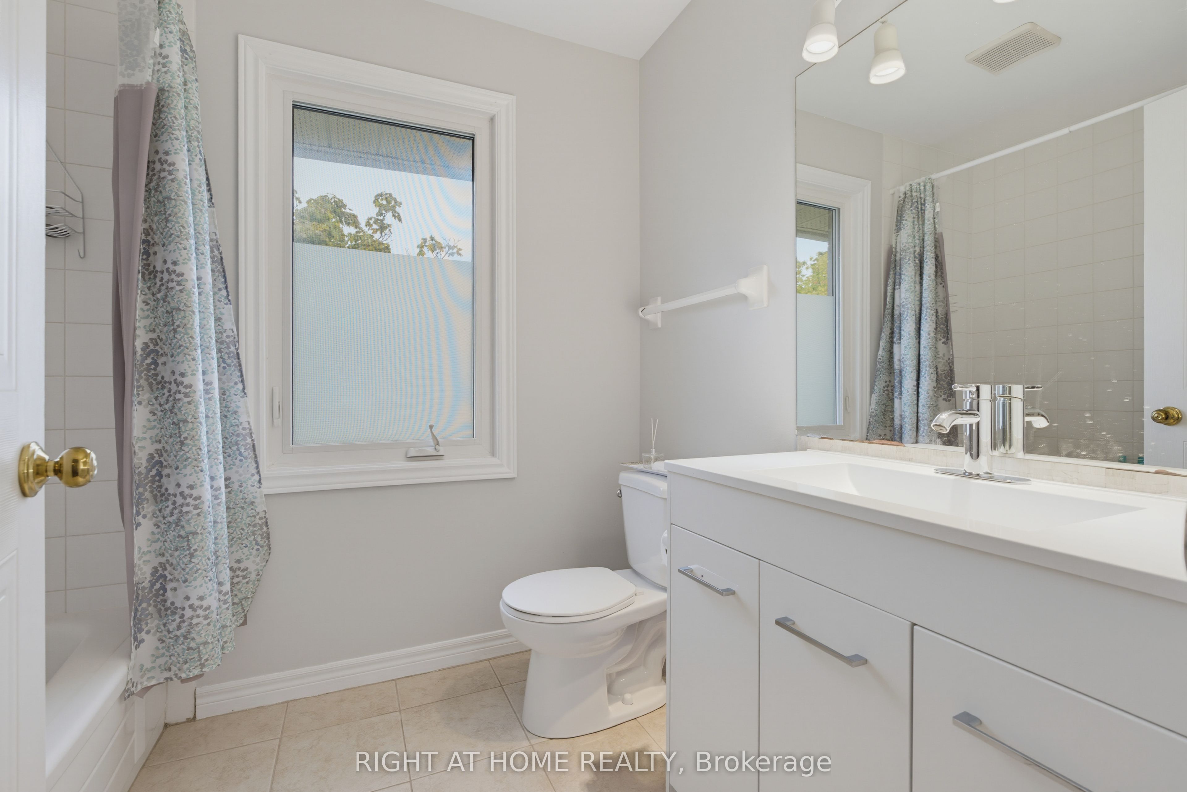 1548 Richmond Street 14 Property Photo 34