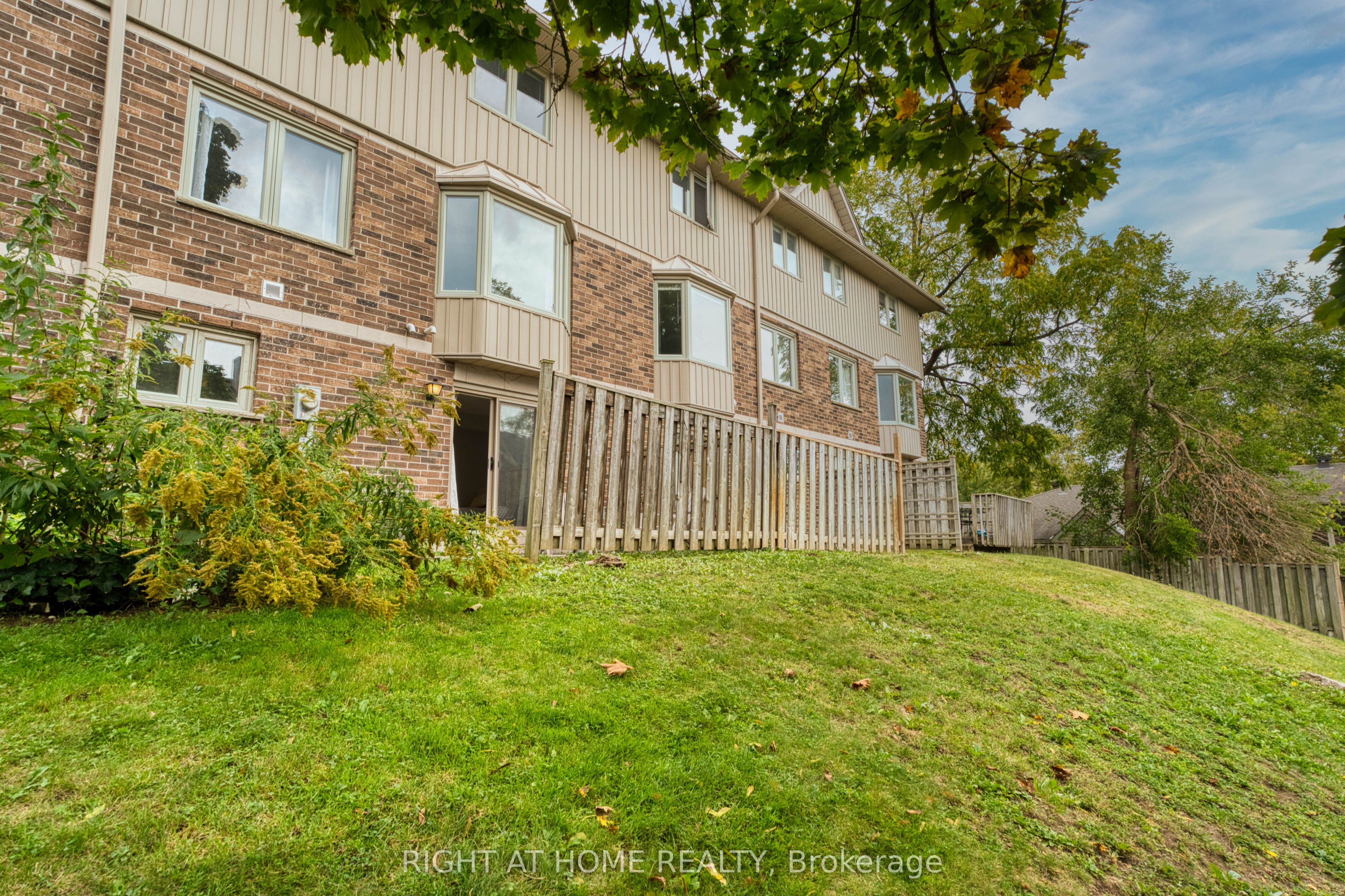 1548 Richmond Street 14 Property Photo 36