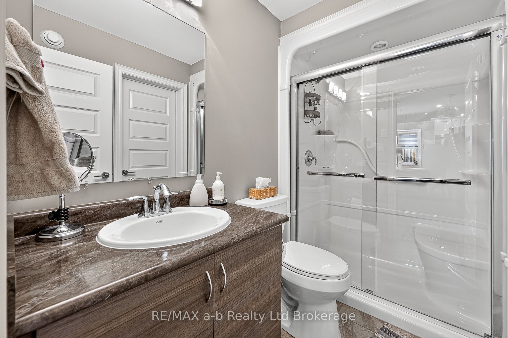 175 Ingersoll Street N 9 Property Photo 20