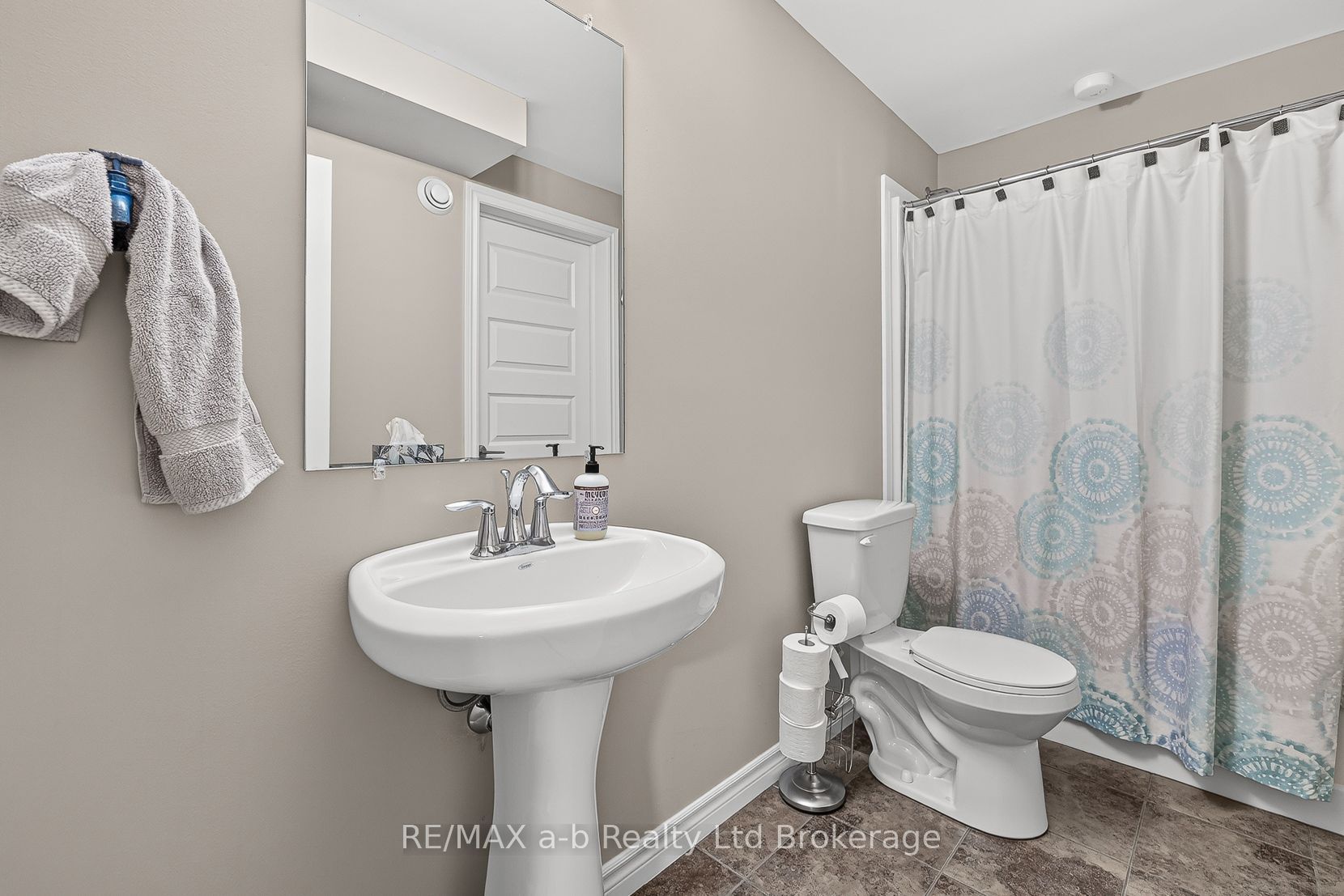 175 Ingersoll Street N 9 Property Photo 33