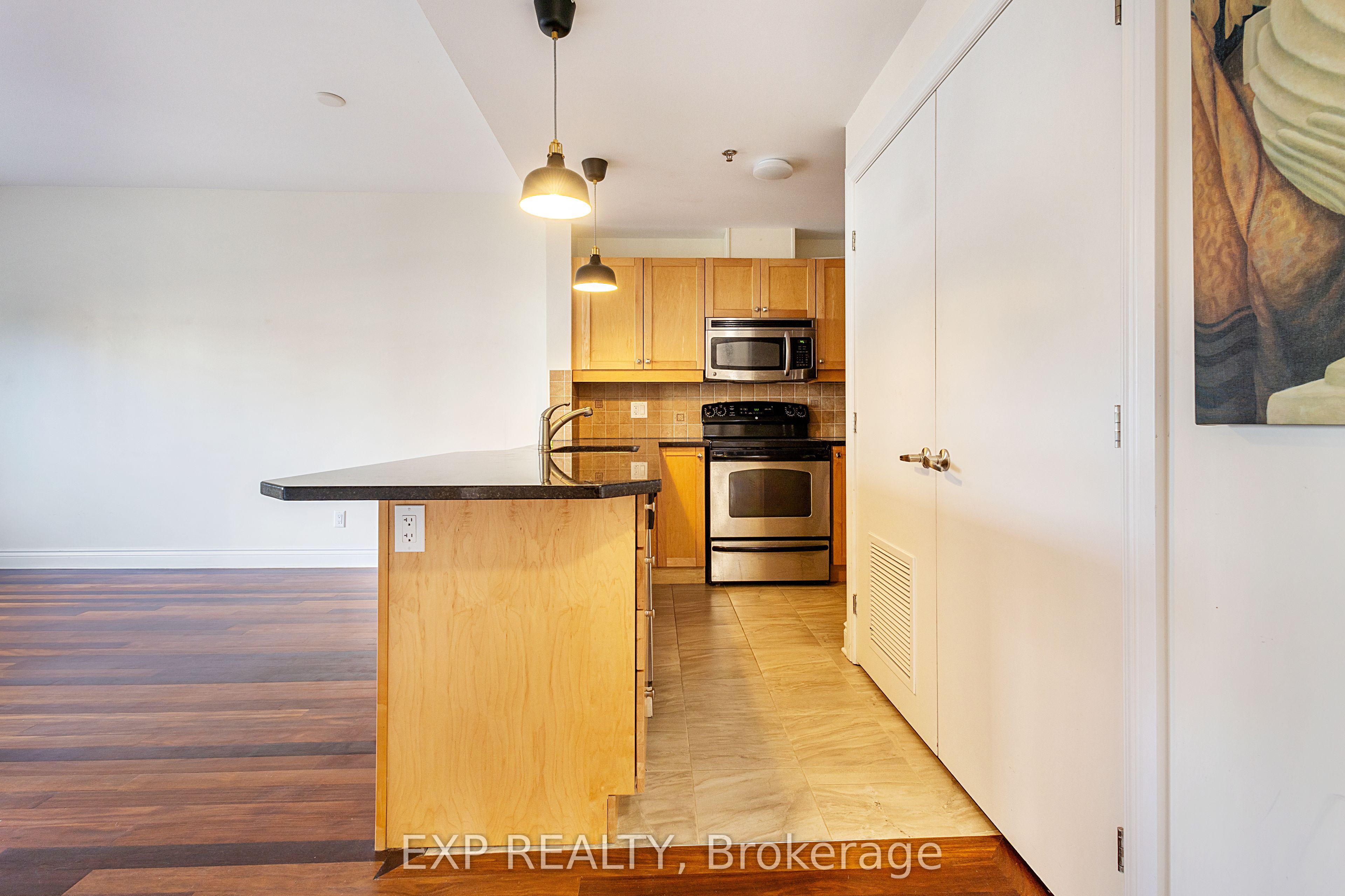 323 Winona Avenue 10 Property Photo 17