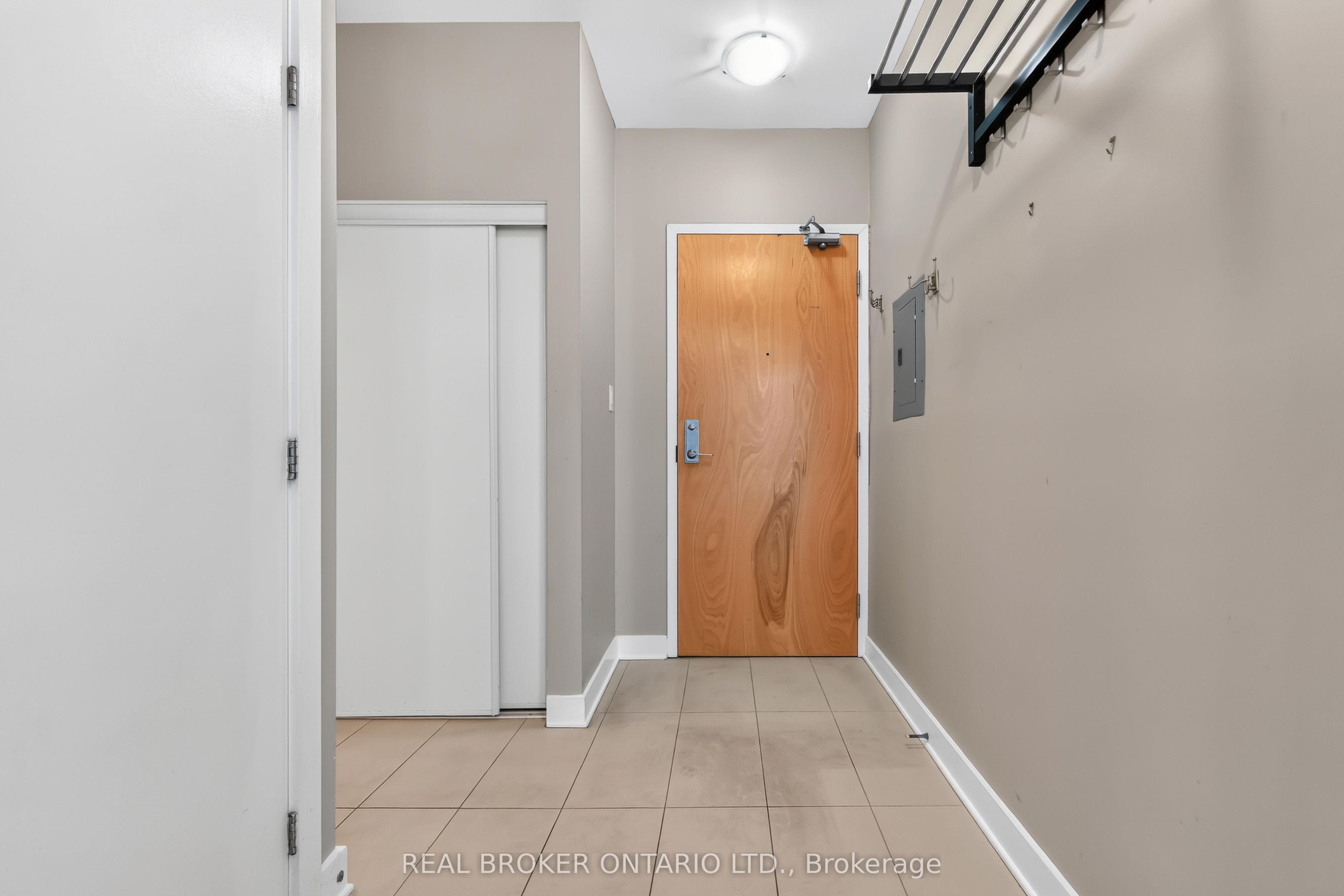360 Cumberland Street 201 Property Photo 3