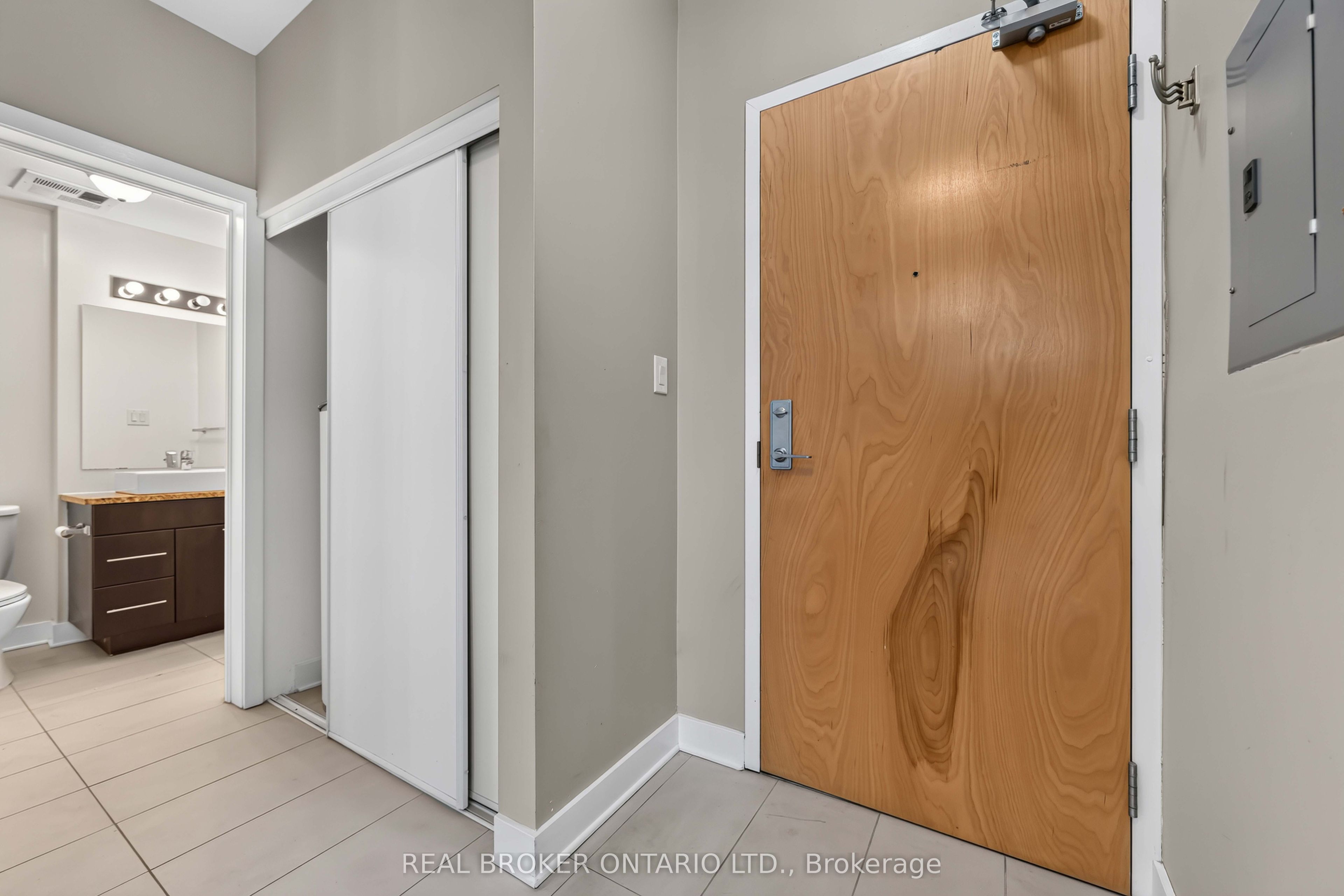 360 Cumberland Street 201 Property Photo 4
