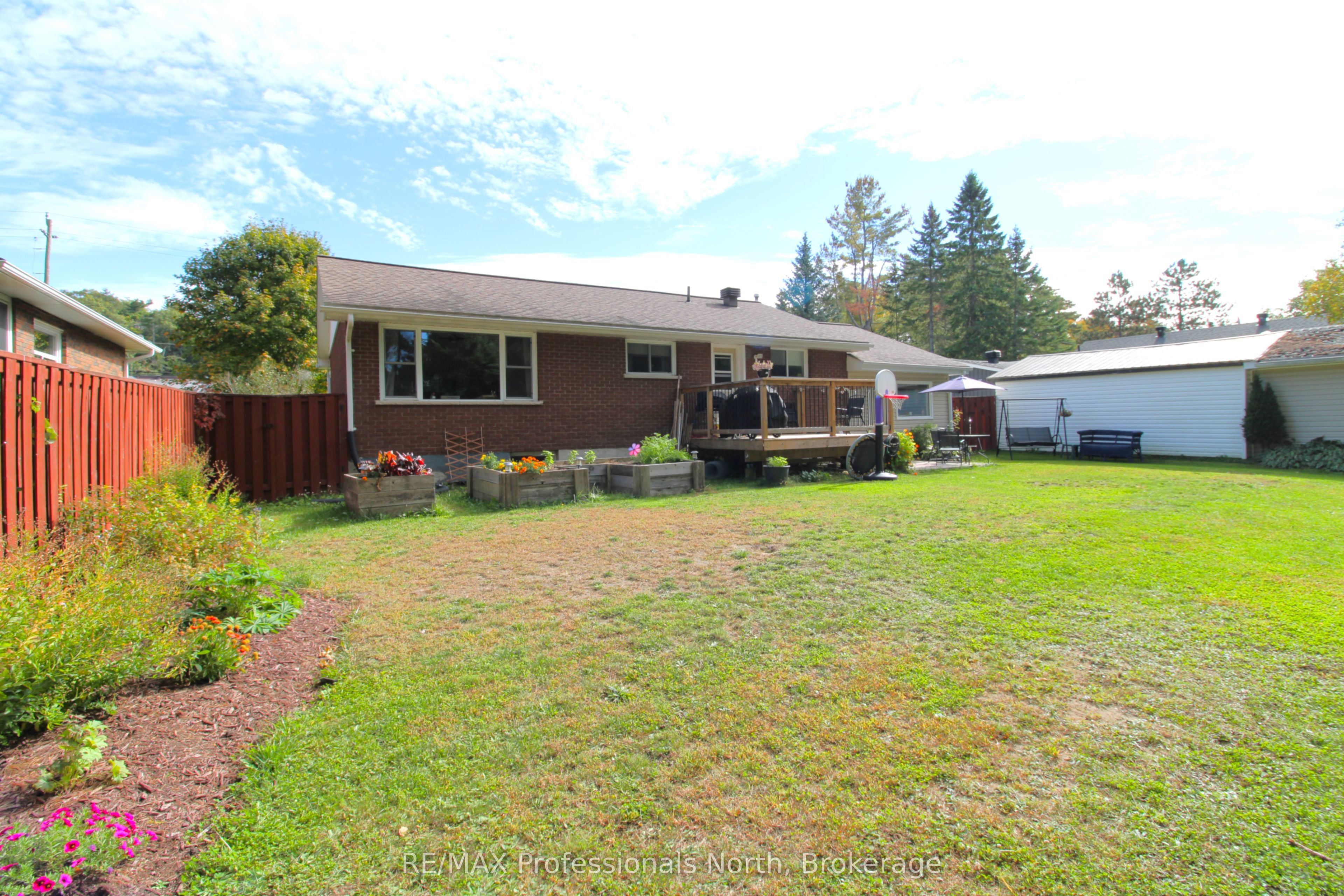 83 Pine Street Property Photo 6
