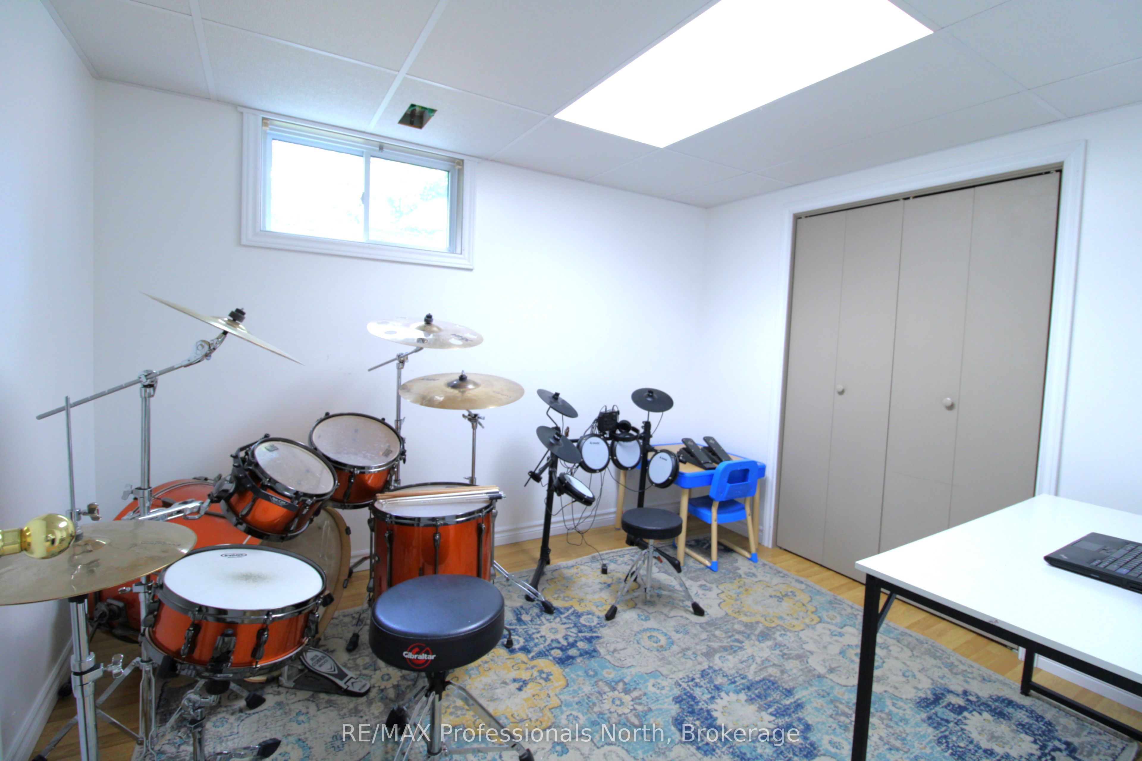 83 Pine Street Property Photo 21