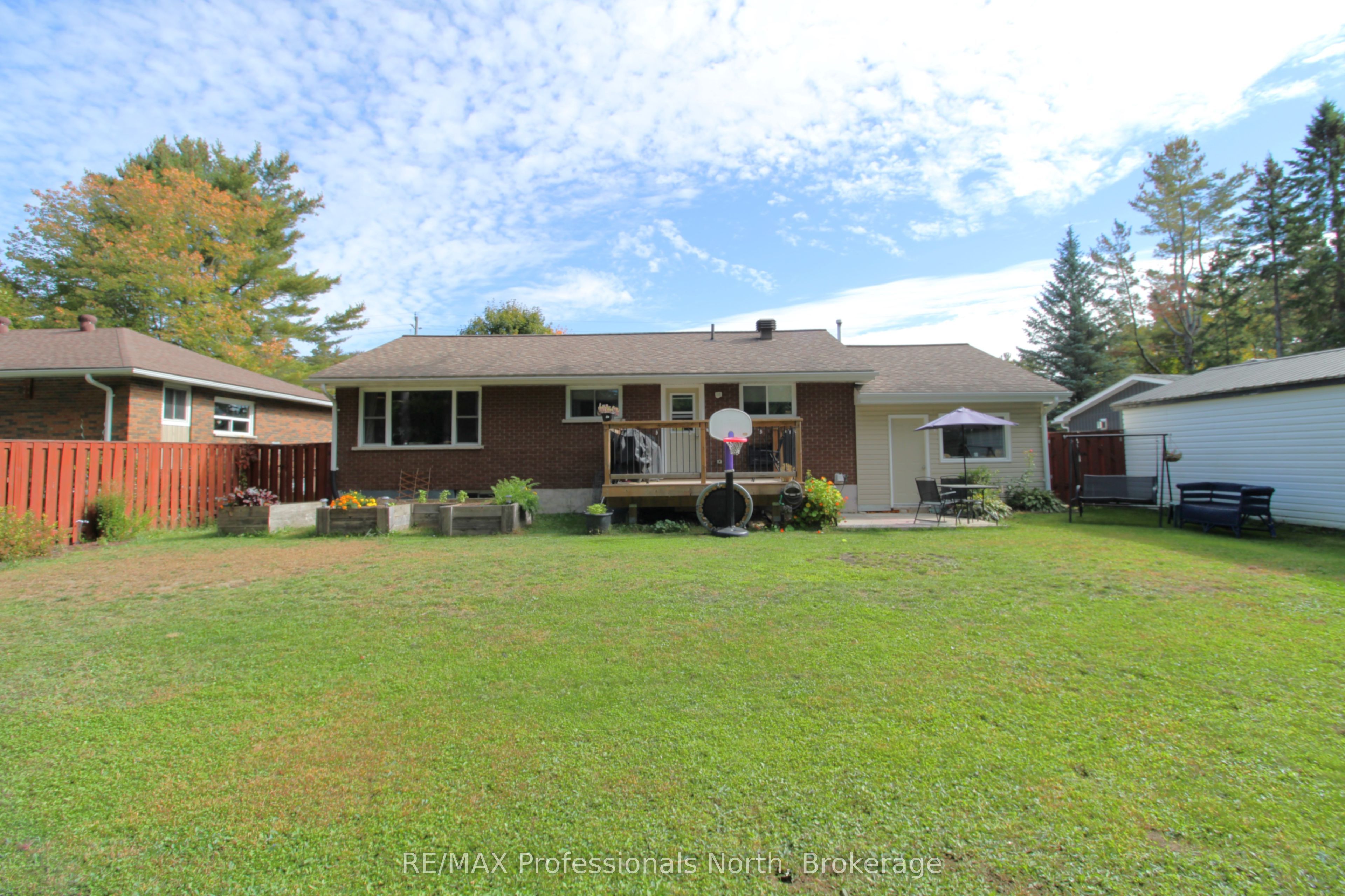 83 Pine Street Property Photo 39