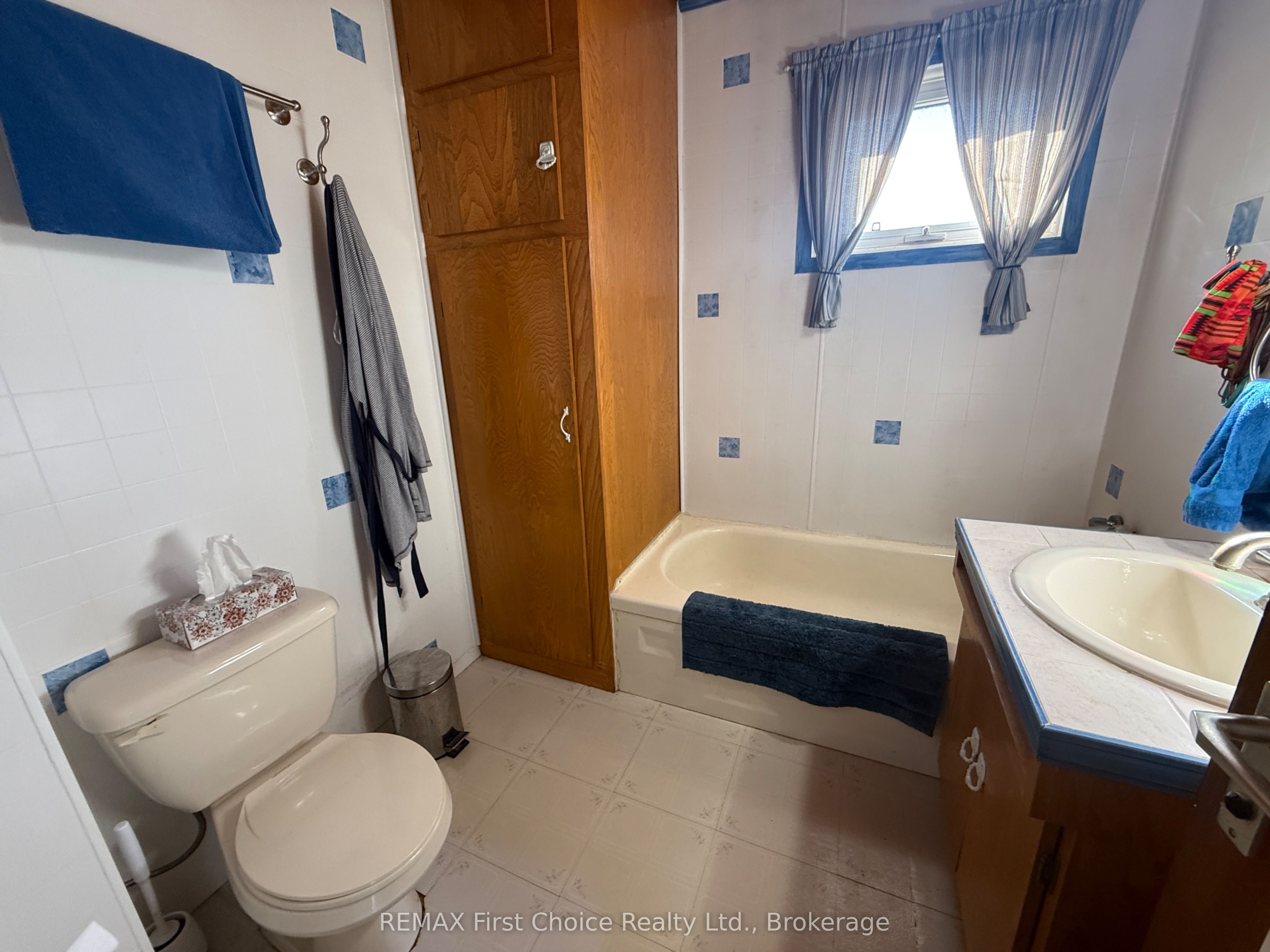 1256 Townline Road Property Photo 8