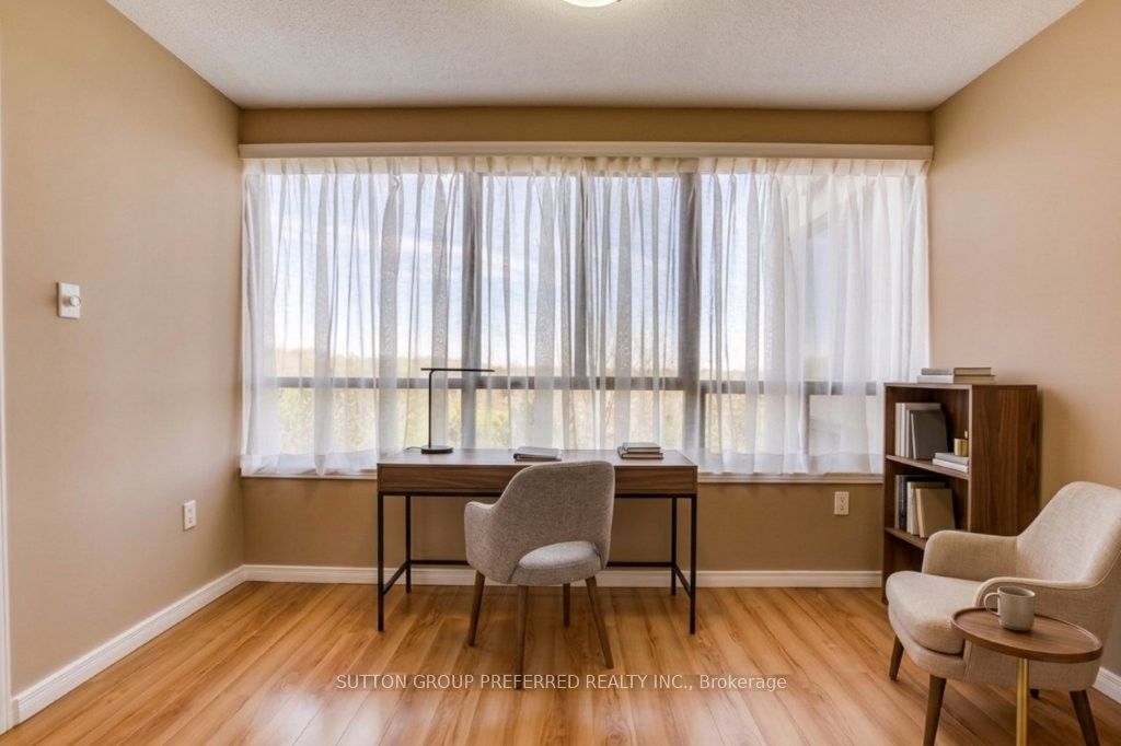 1600 Adelaide Street N 605 Property Photo 6