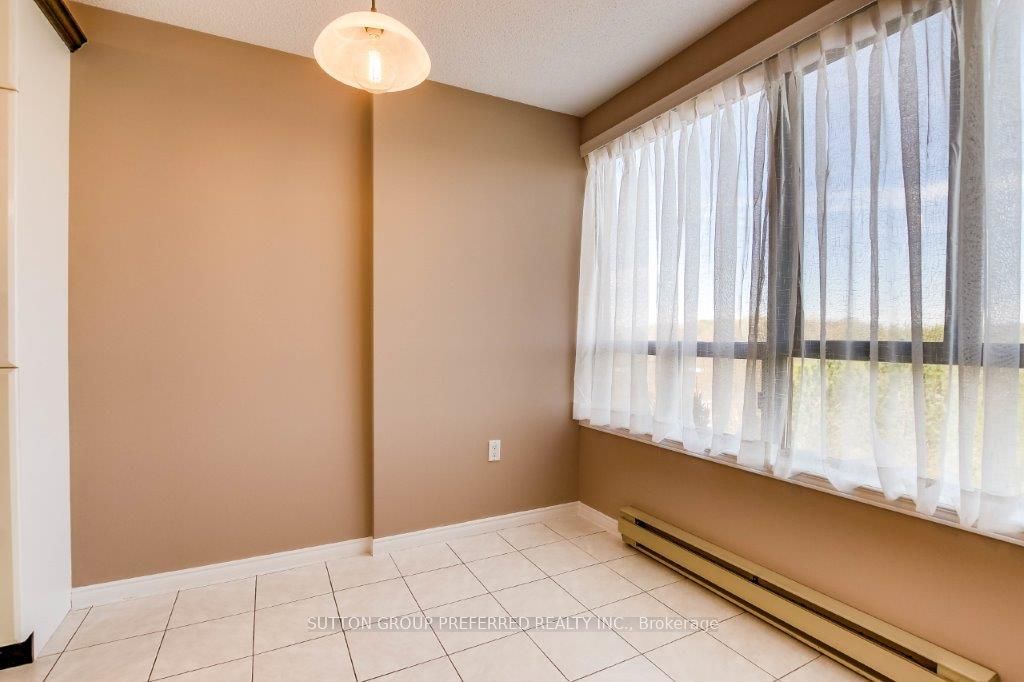 1600 Adelaide Street N 605 Property Photo 11
