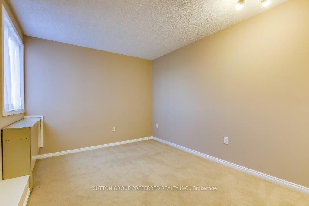 1600 Adelaide Street N 605 Property Photo 13