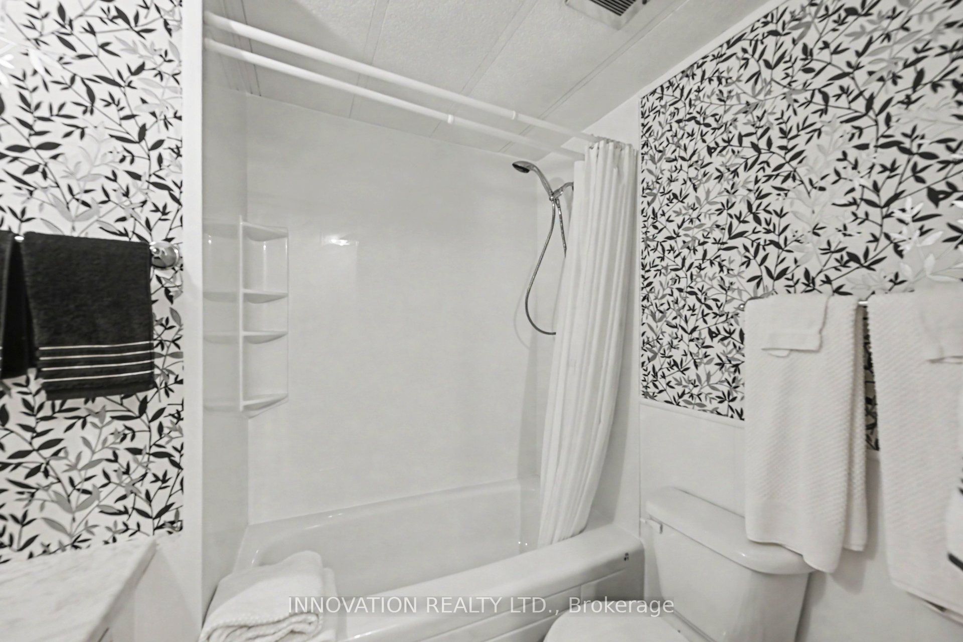170 Adelaide Street Property Photo 12
