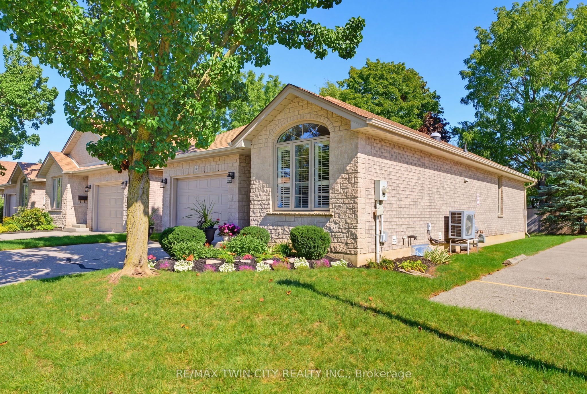 73 Morton Avenue W 9 Property Photo 1