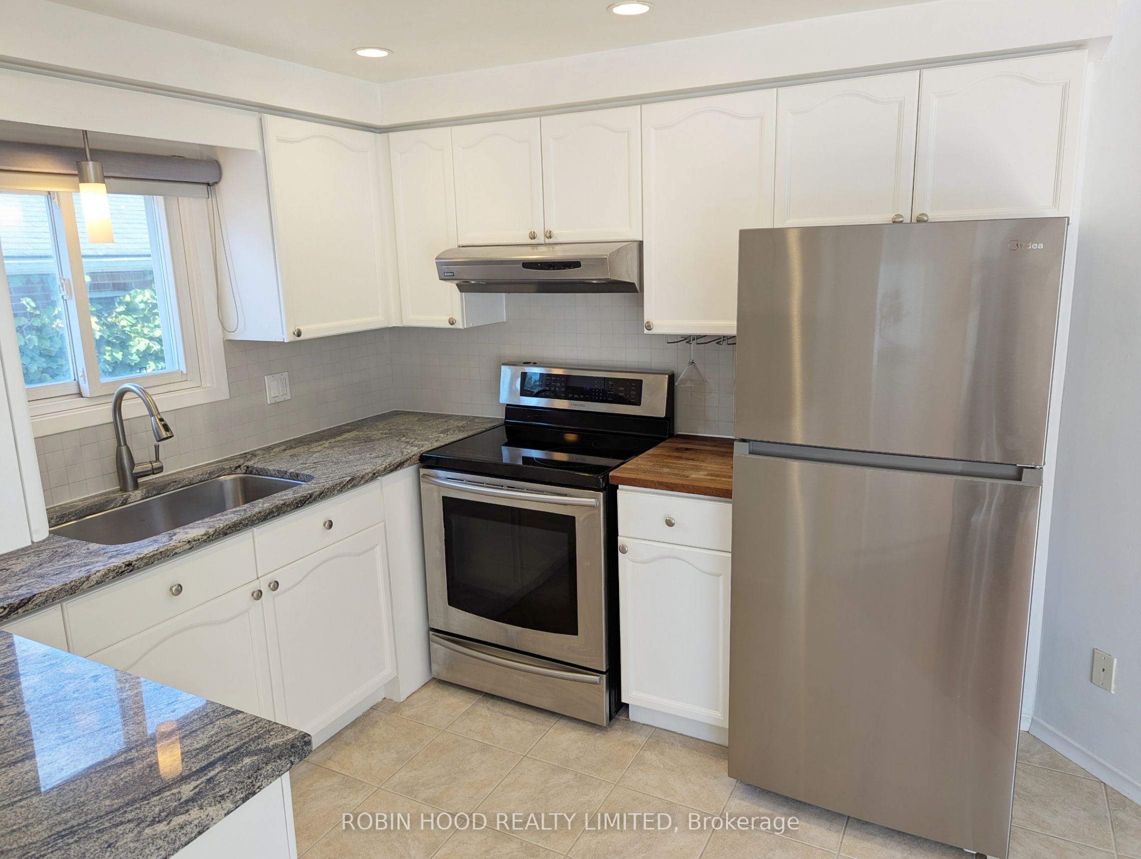 75 Stevenson Street N Property Photo 4