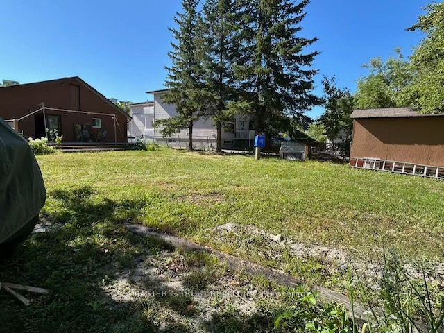 257 Leslie Street Property Photo 3