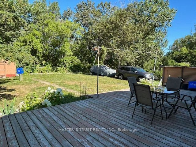 257 Leslie Street Property Photo 4