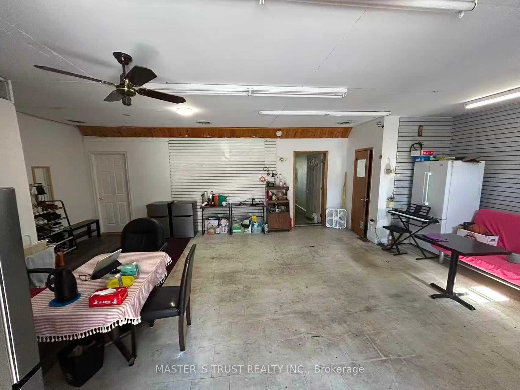 257 Leslie Street Property Photo 7