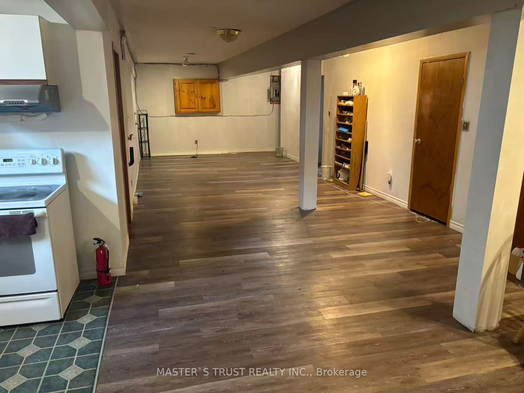 257 Leslie Street Property Photo 12