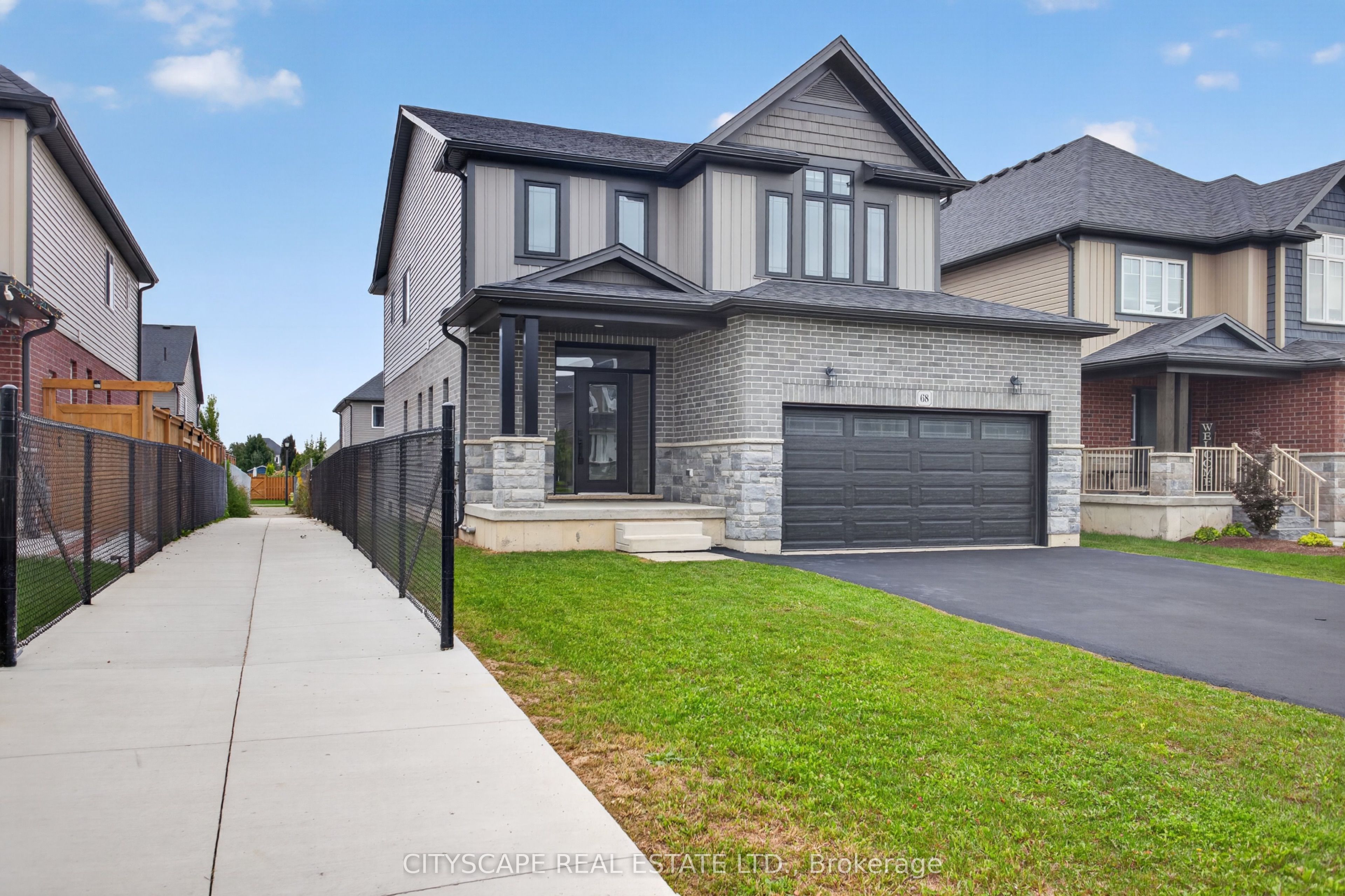 68 Davidson Drive W Property Photo 3