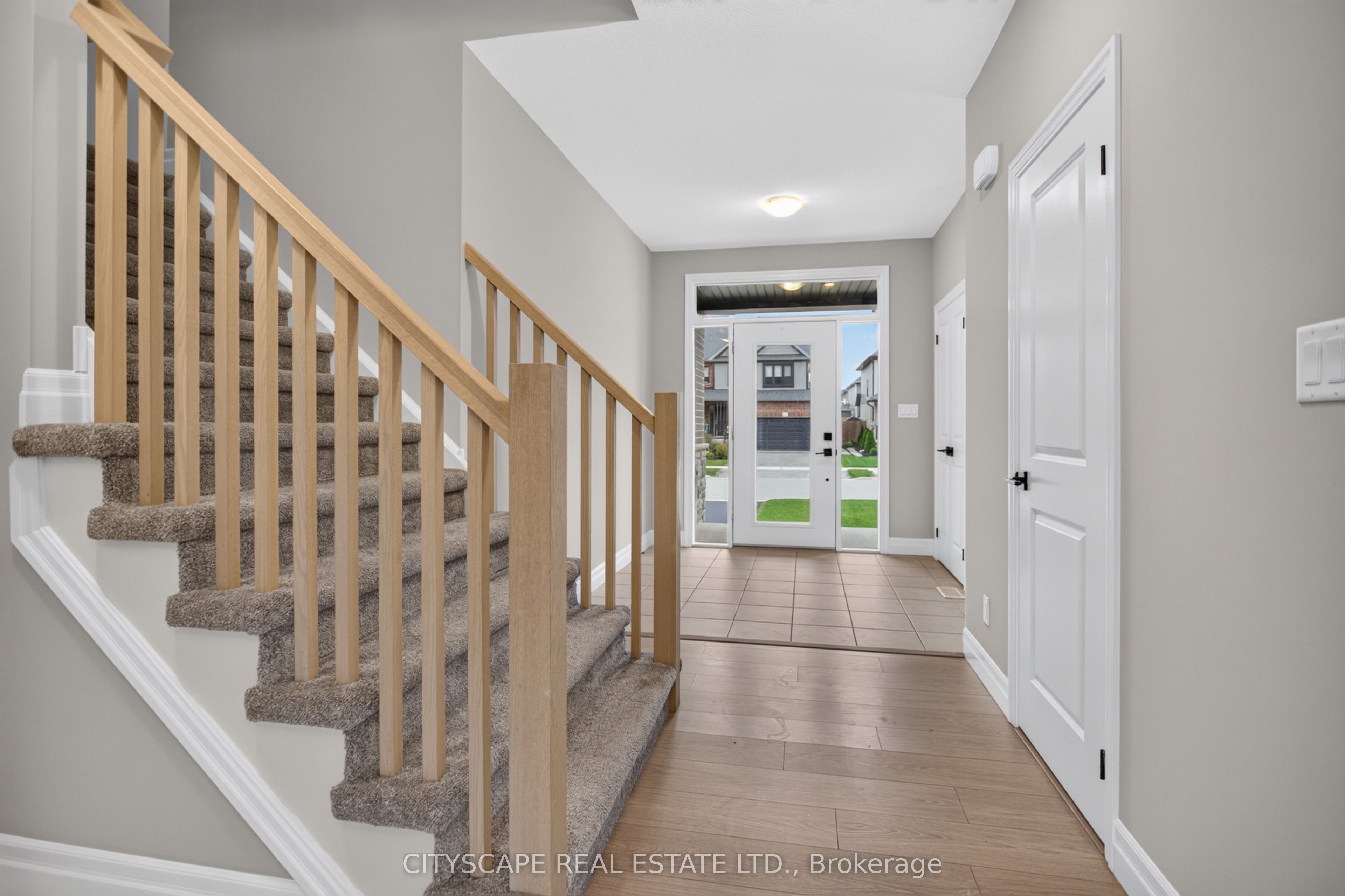 68 Davidson Drive W Property Photo 5