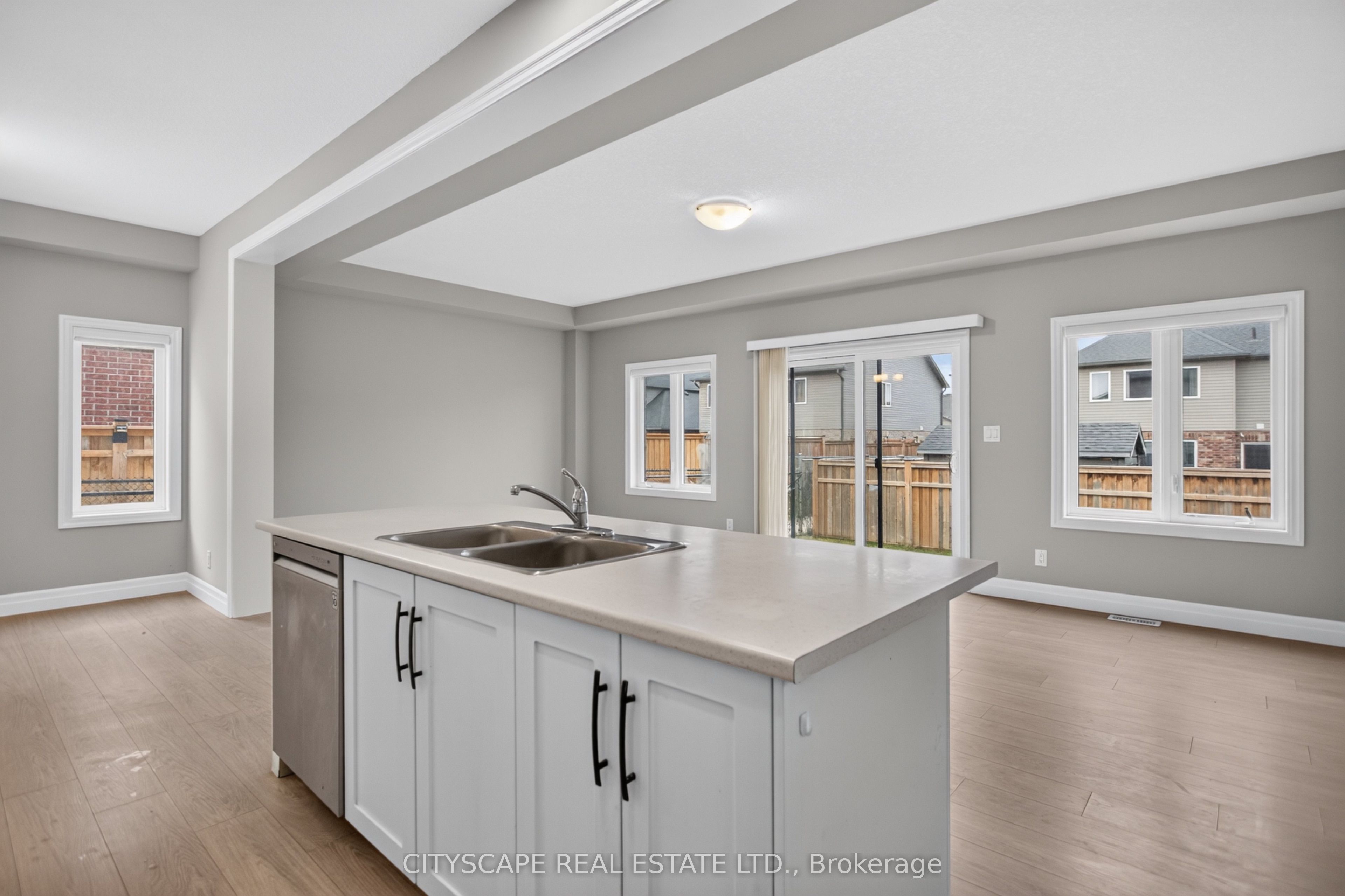 68 Davidson Drive W Property Photo 10
