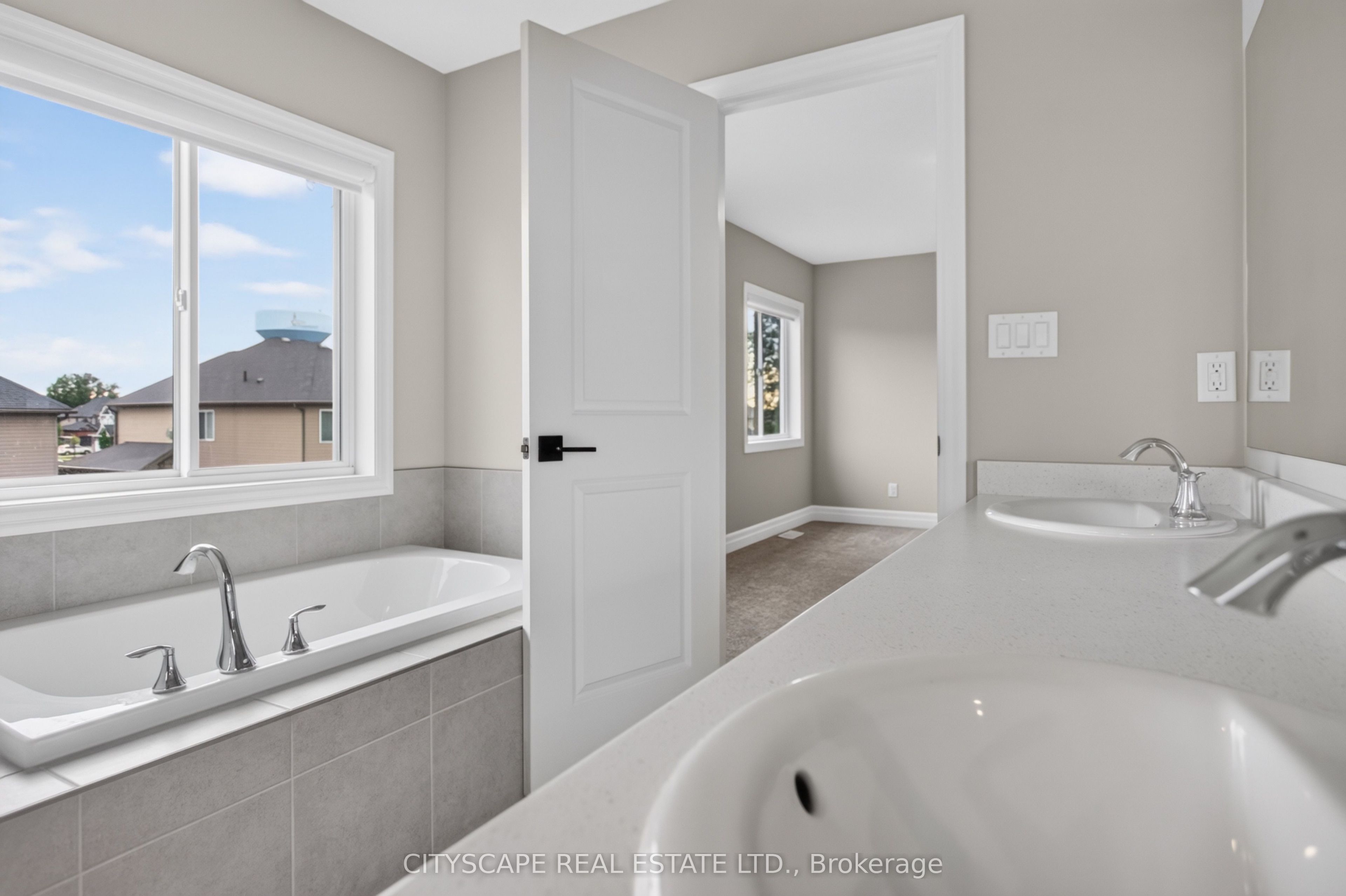 68 Davidson Drive W Property Photo 23