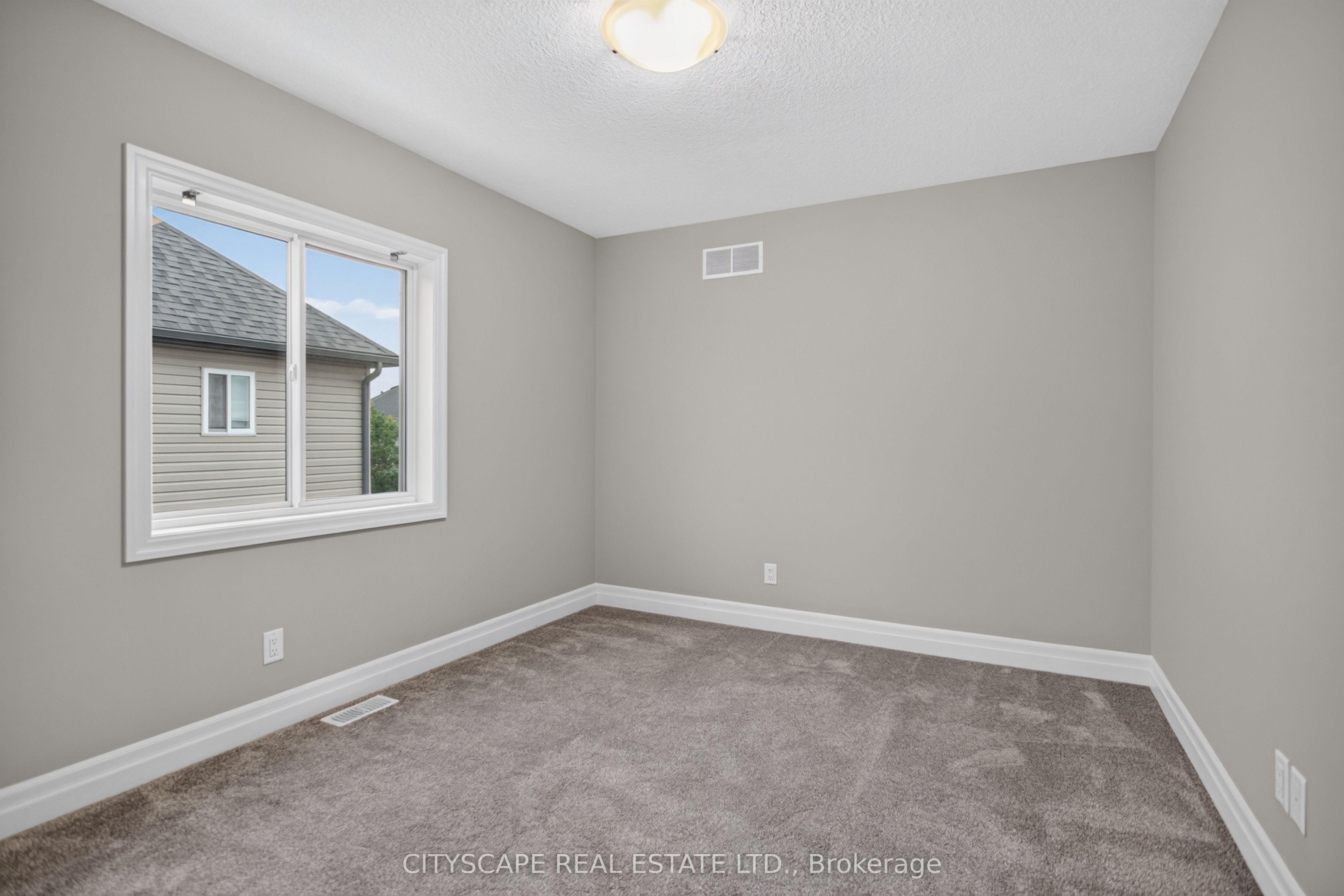 68 Davidson Drive W Property Photo 25