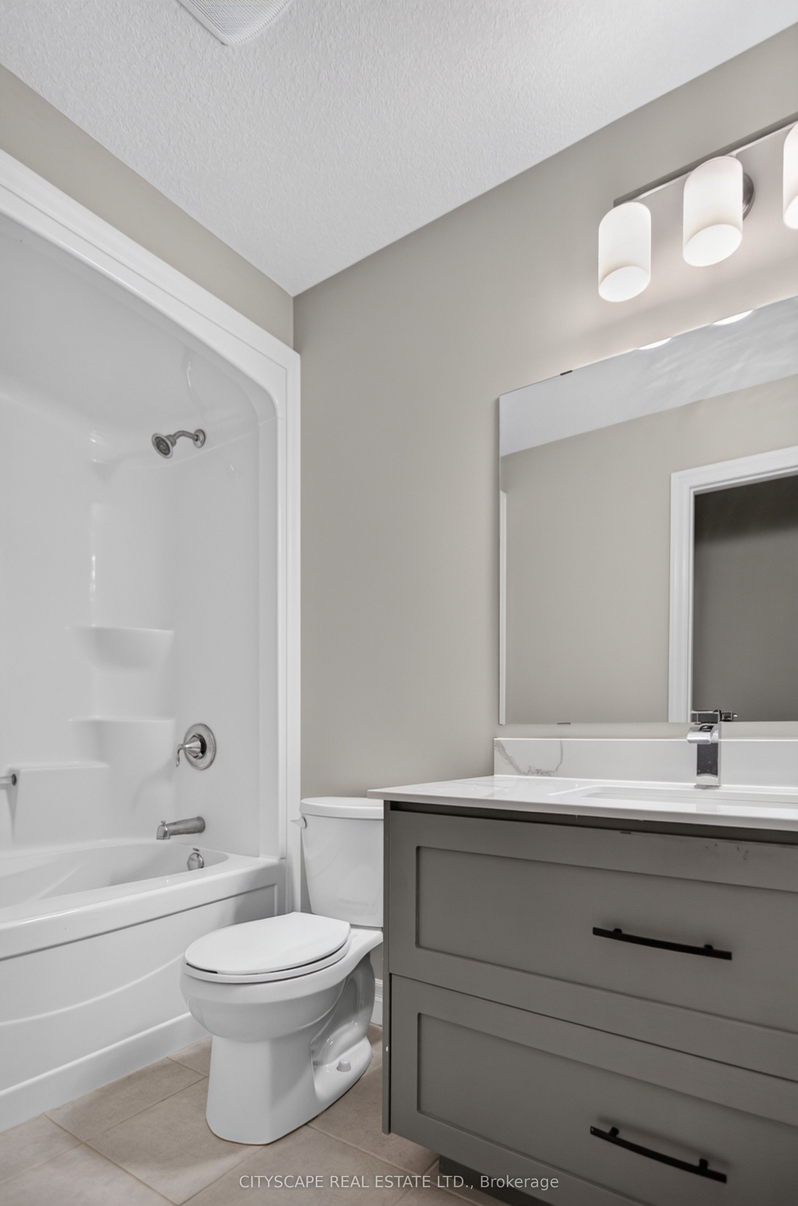 68 Davidson Drive W Property Photo 29