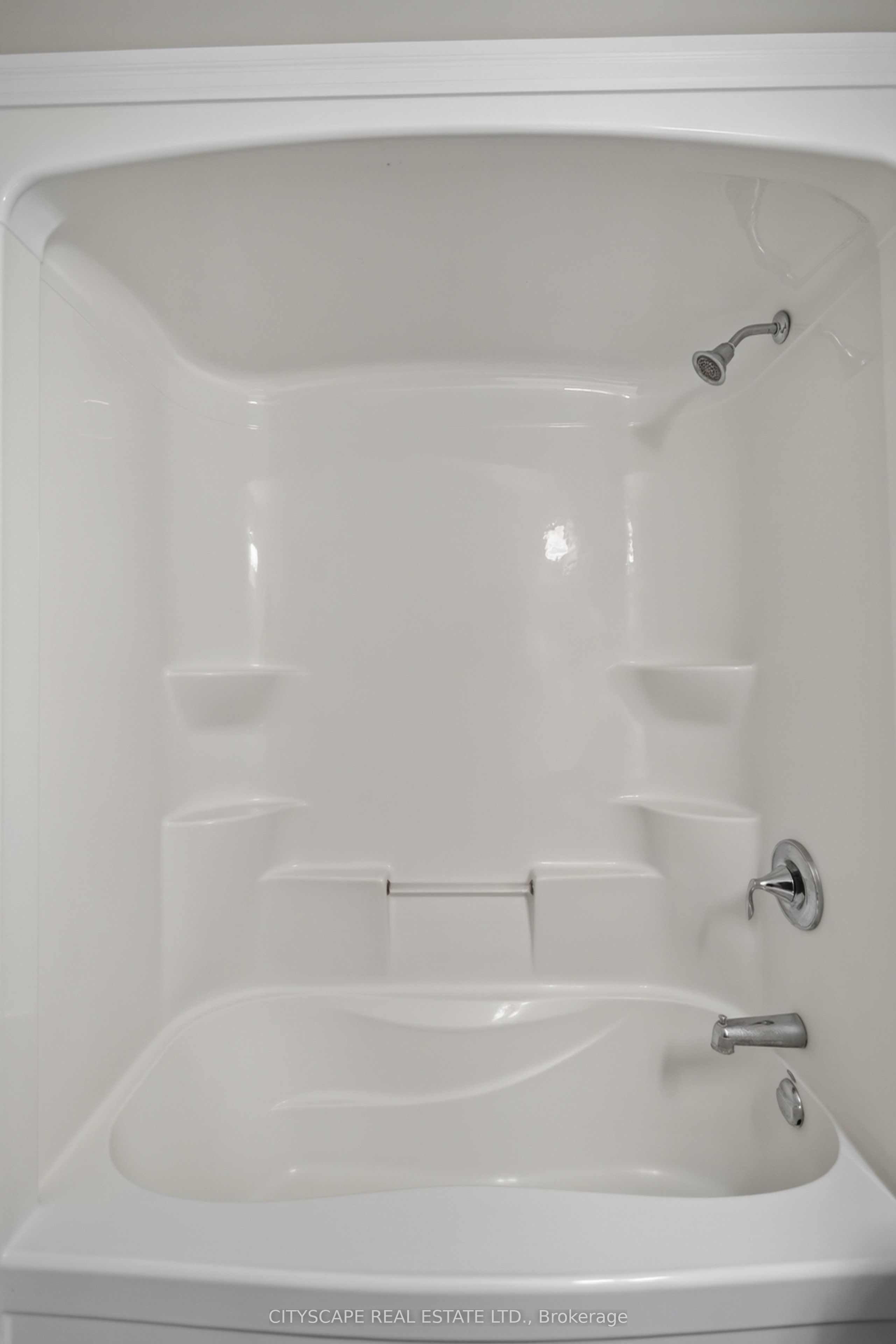 68 Davidson Drive W Property Photo 30