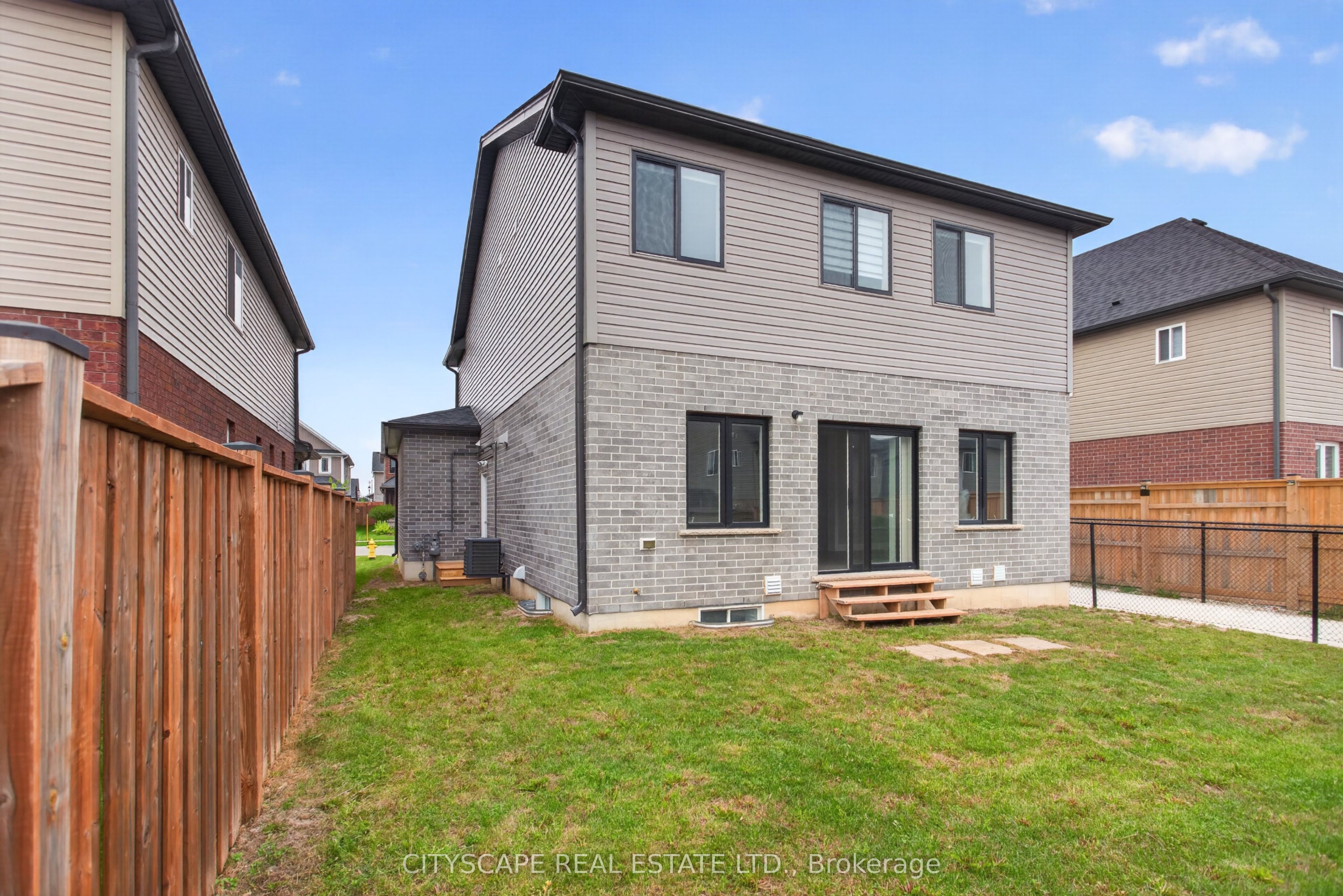 68 Davidson Drive W Property Photo 48