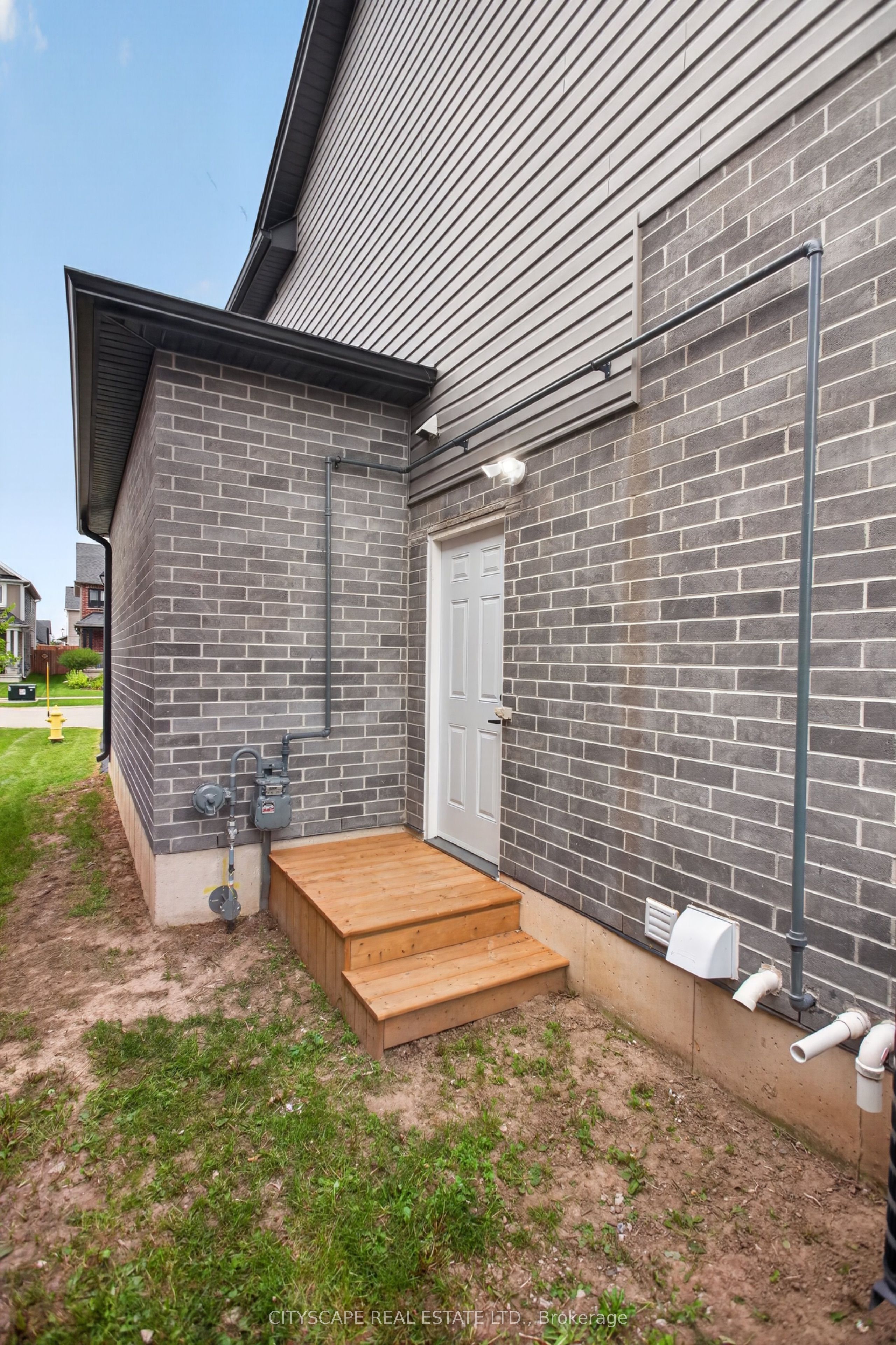 68 Davidson Drive W Property Photo 49