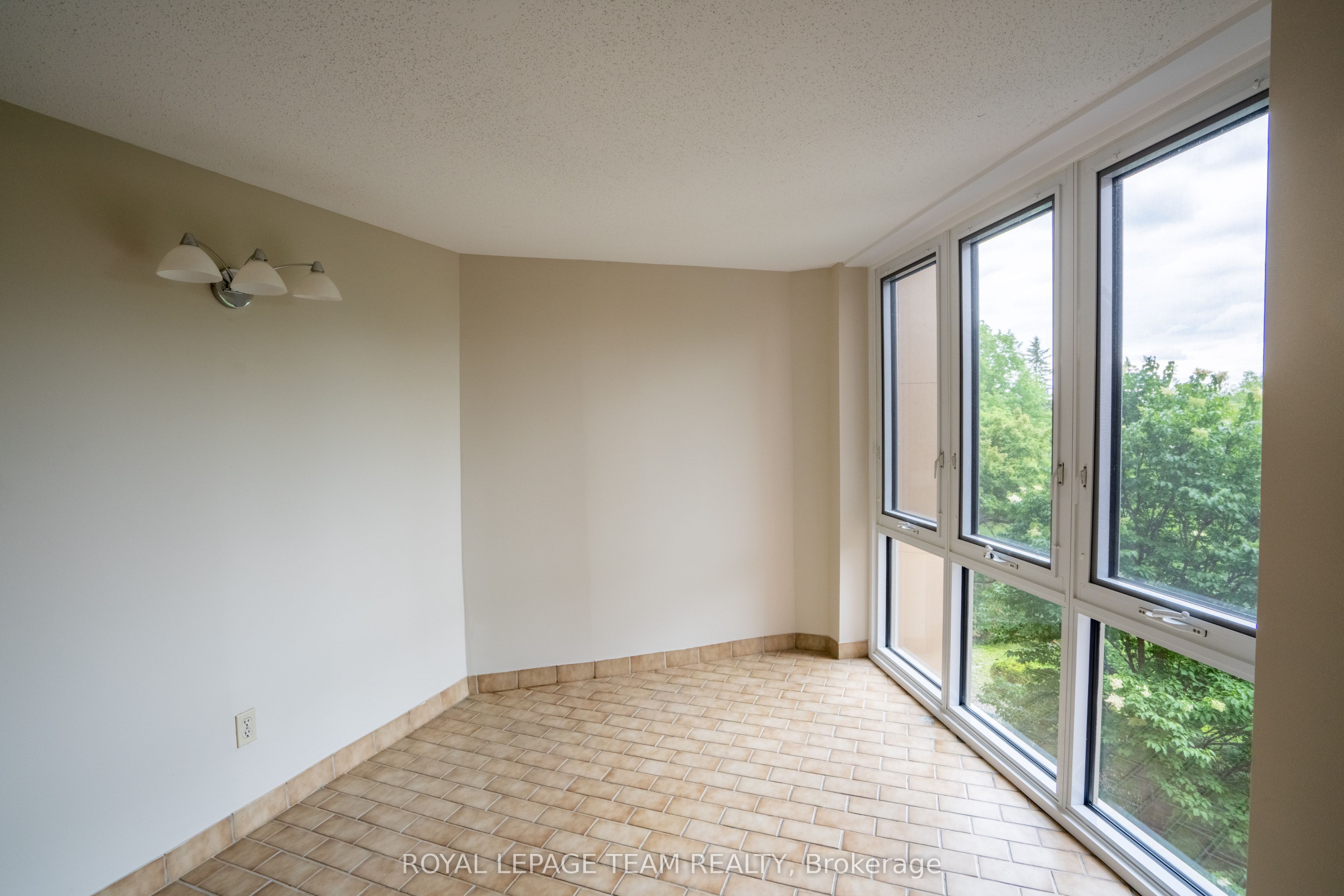 960 Teron Road 401 Property Photo 15