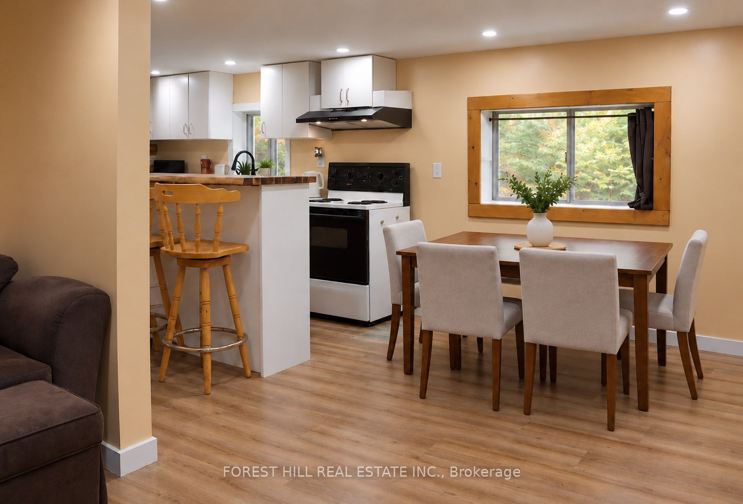 240 Britannia Road Property Photo 3