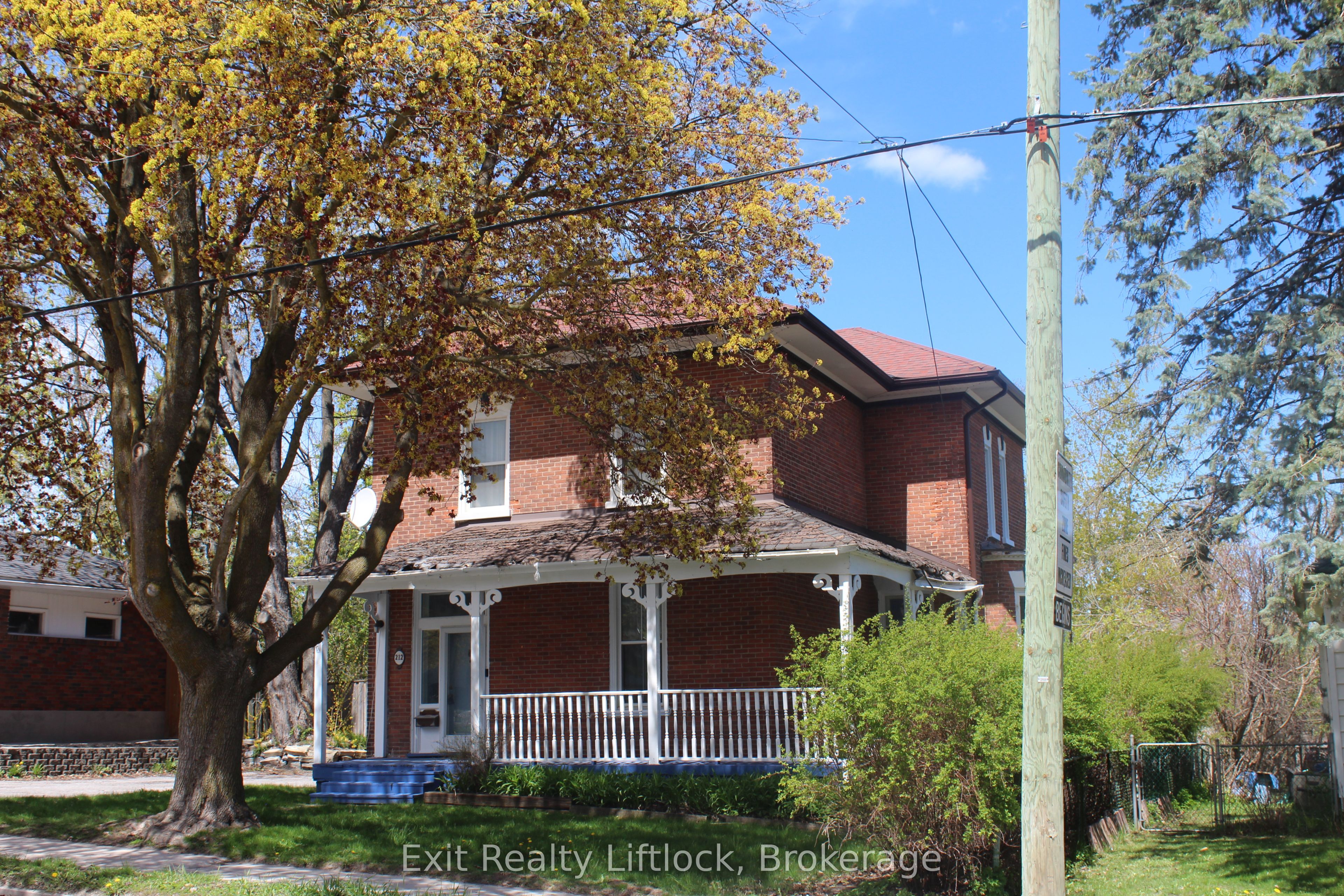 212 Barnardo Avenue Property Photo 1