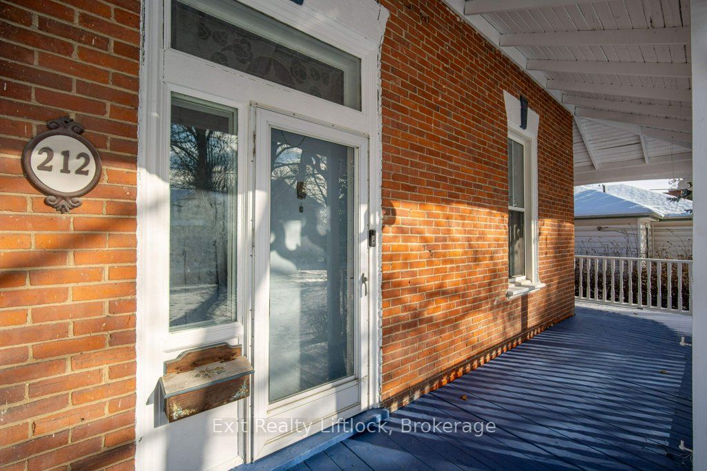 212 Barnardo Avenue Property Photo 2