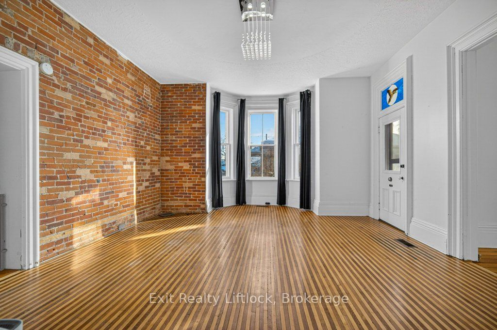 212 Barnardo Avenue Property Photo 9