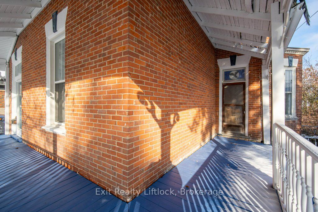 212 Barnardo Avenue Property Photo 25