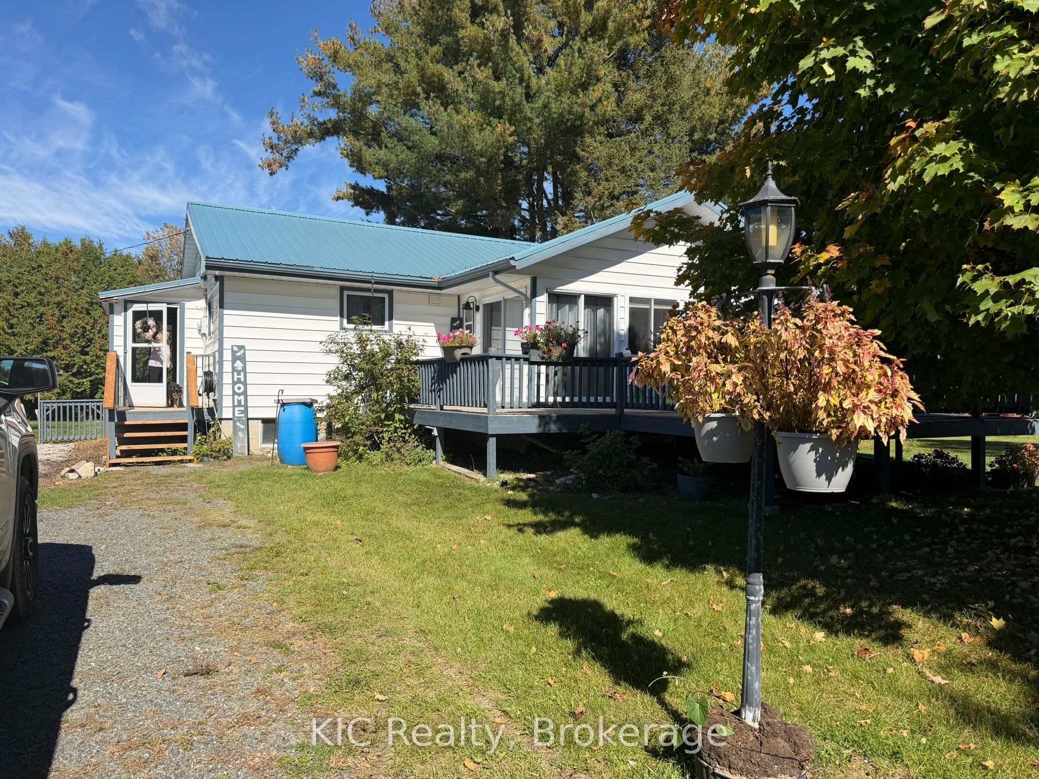 14 Alfred Street W Property Photo 1