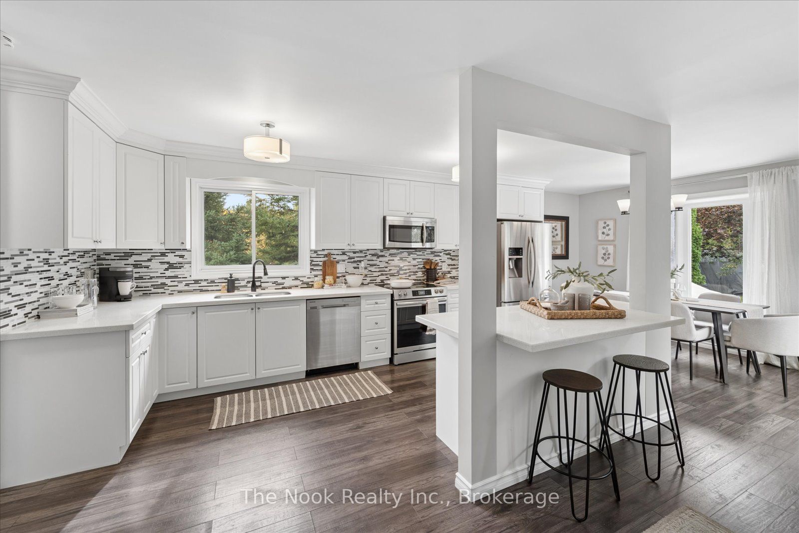 2 Century Boulevard Property Photo 7