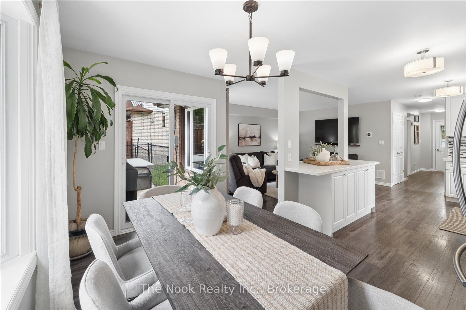 2 Century Boulevard Property Photo 10