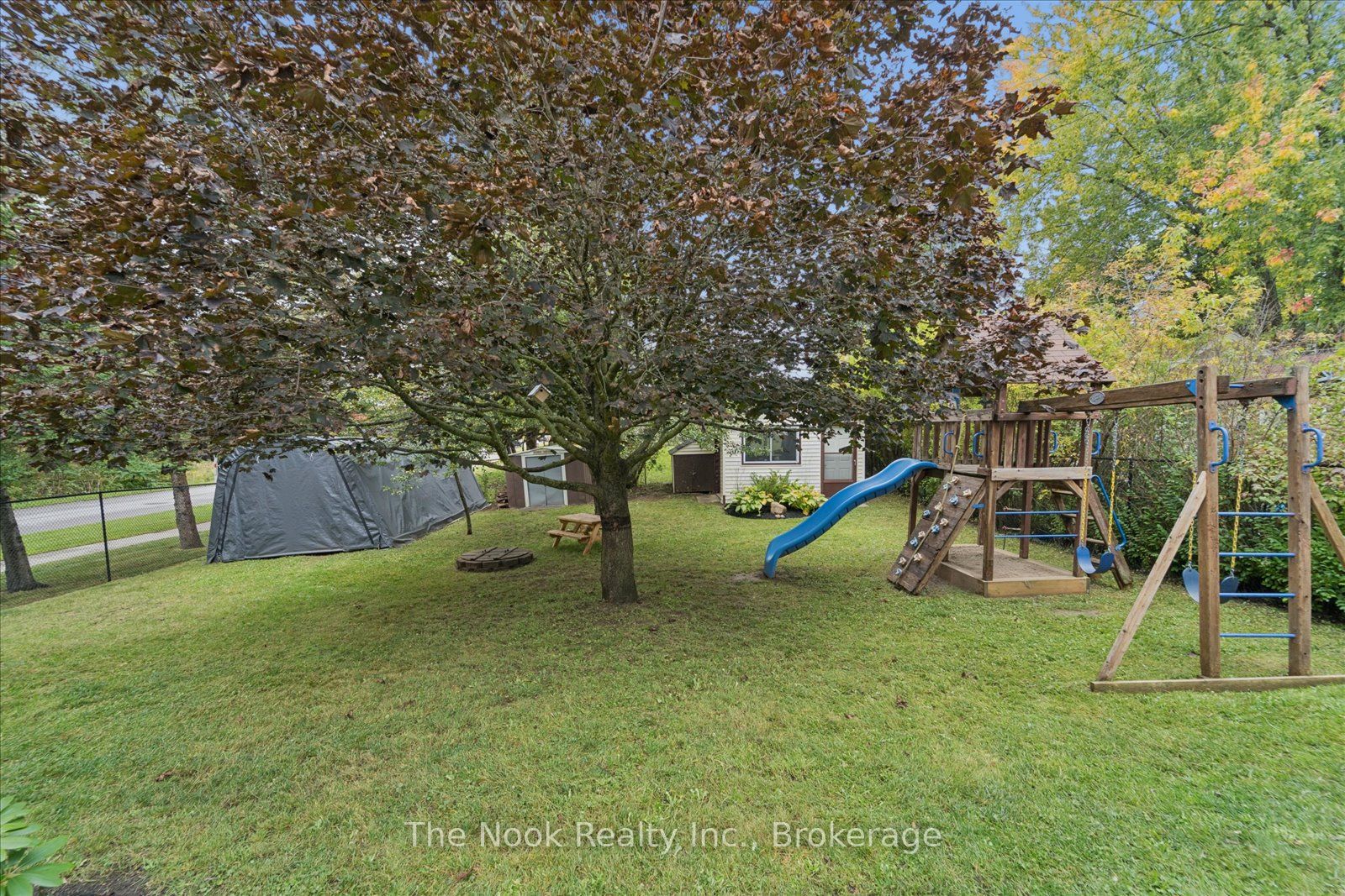 2 Century Boulevard Property Photo 23