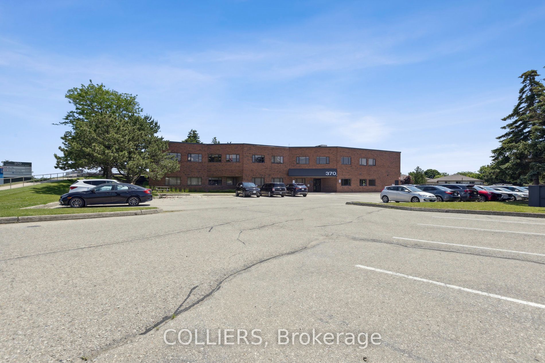 370 Speedvale Avenue 102 Property Photo 1
