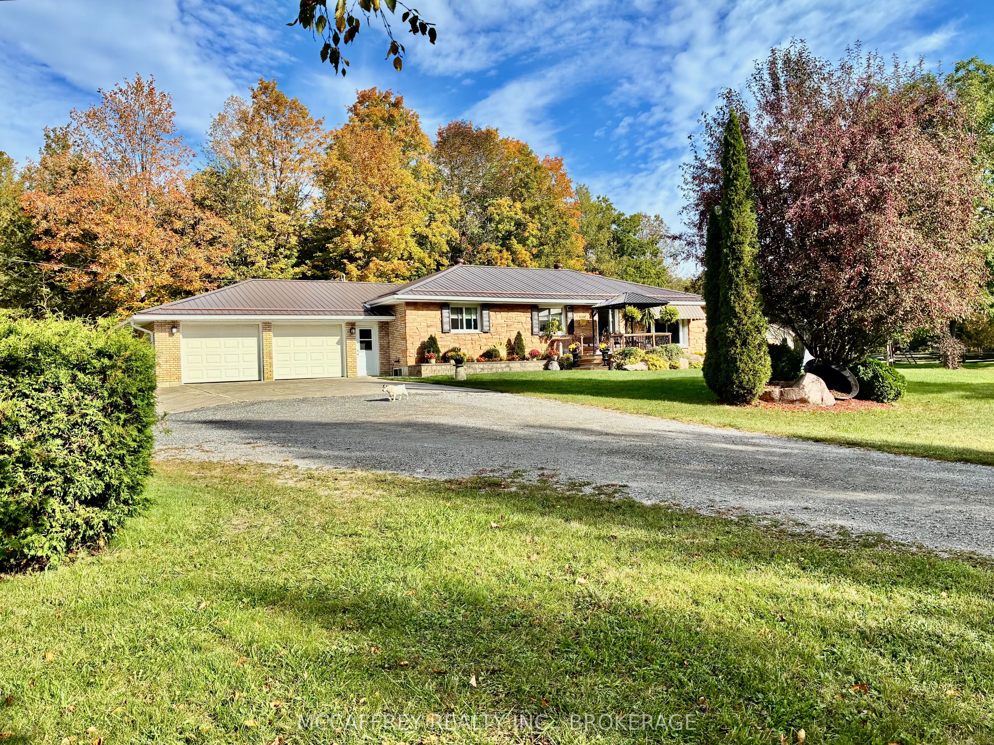 2183 Daley Road Property Photo 1