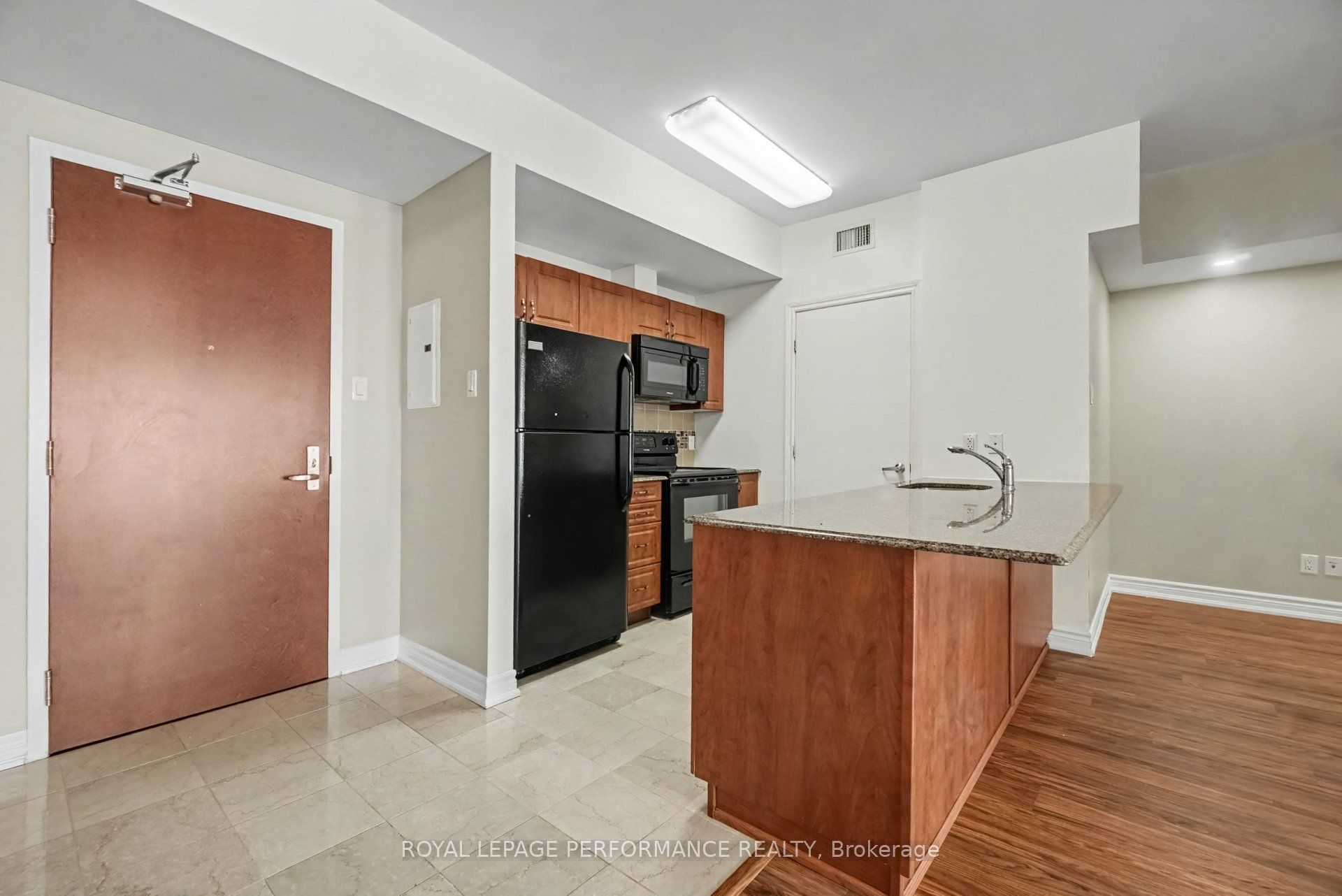 234 Rideau Street 2205 Property Photo 4