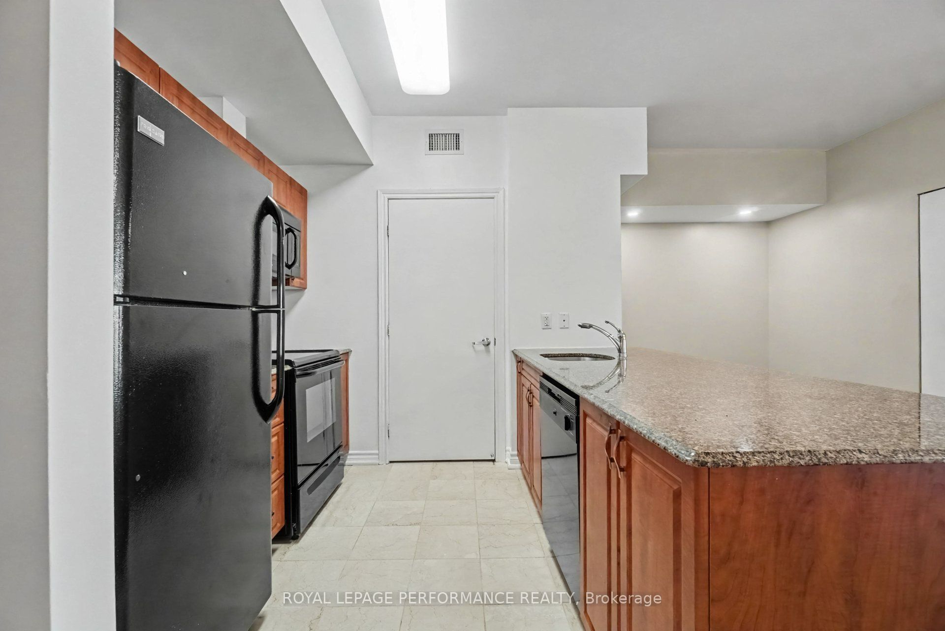 234 Rideau Street 2205 Property Photo 5