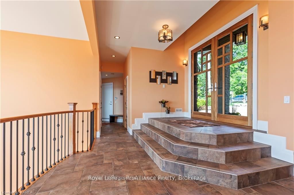 1618 St Lawrence Avenue Property Photo 20