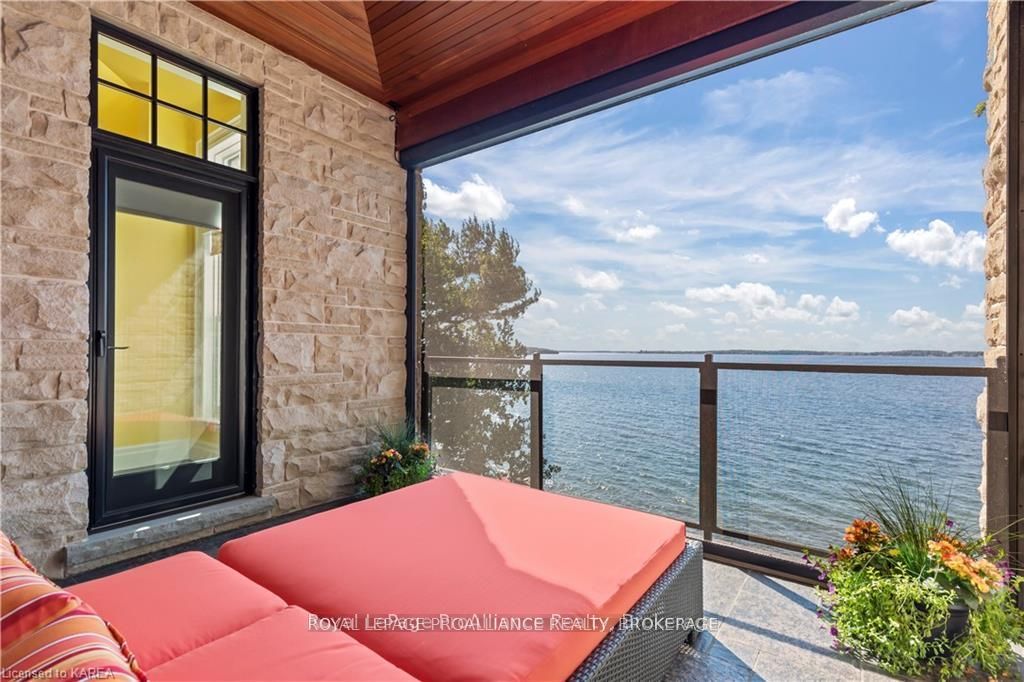1618 St Lawrence Avenue Property Photo 22