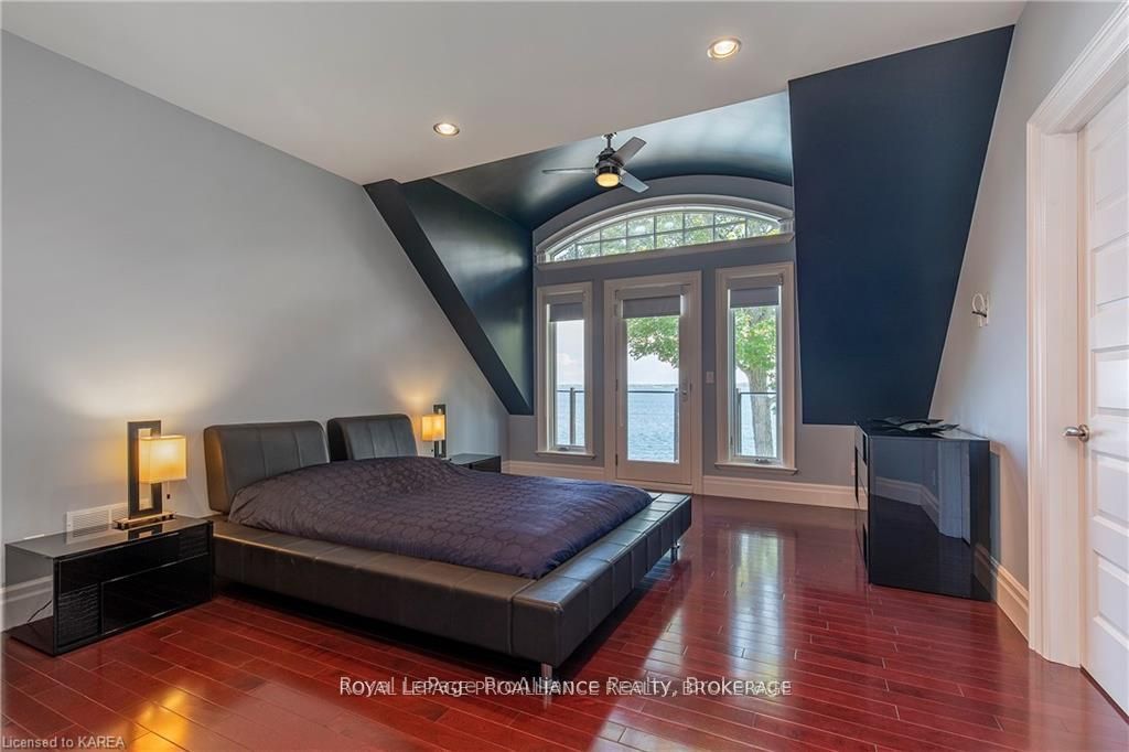 1618 St Lawrence Avenue Property Photo 32